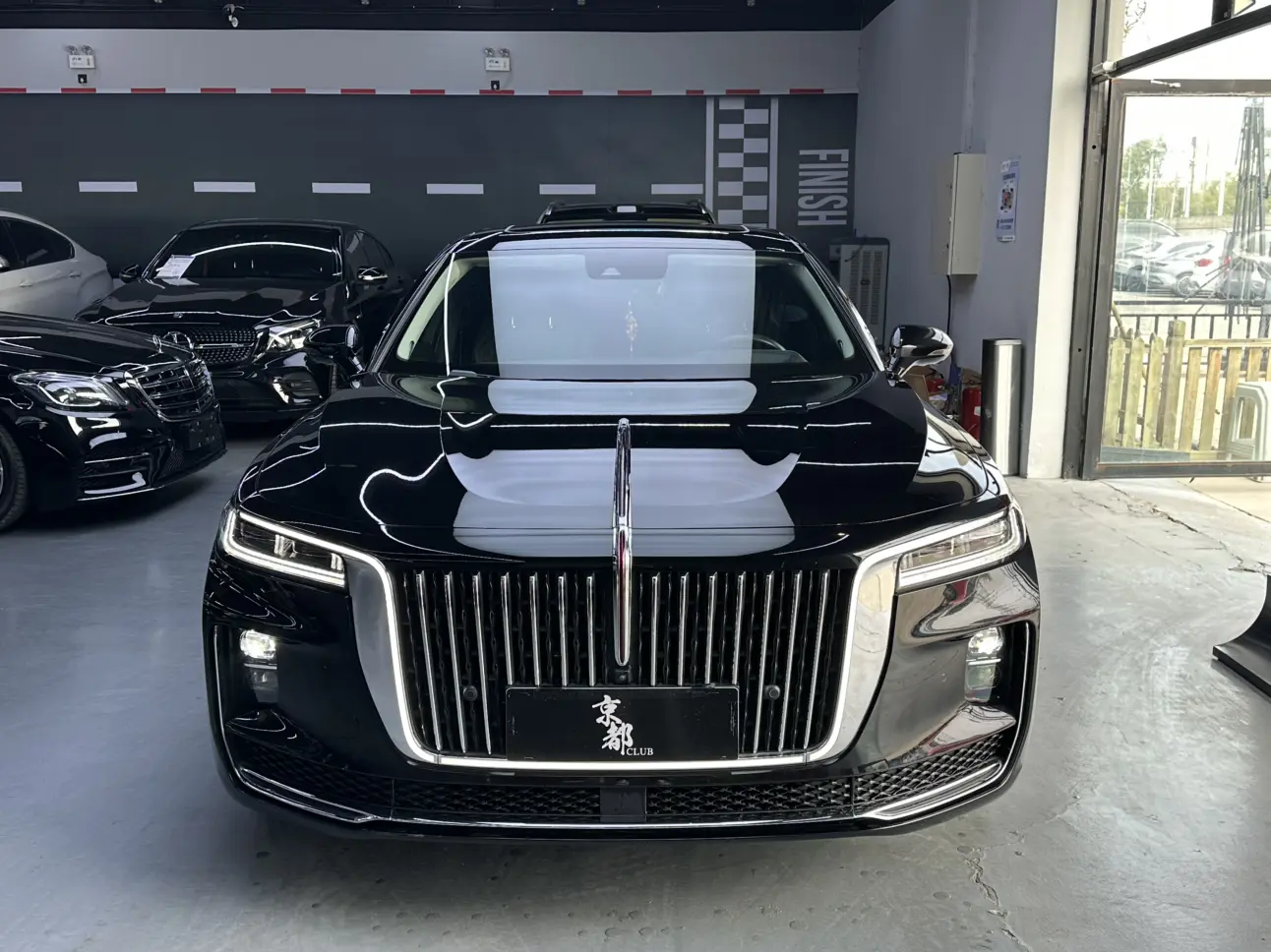 Hongqi H9  из Китая