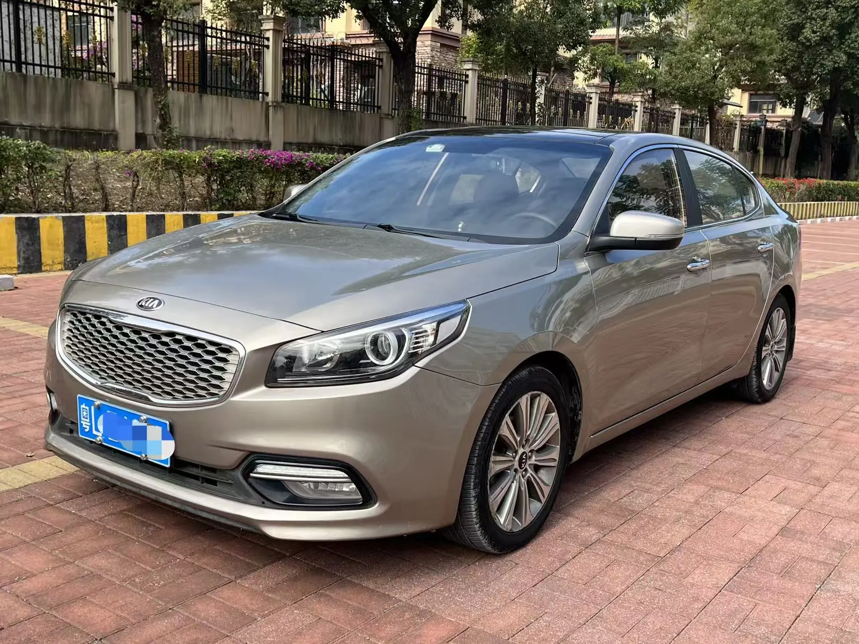 Kia K4  из Китая