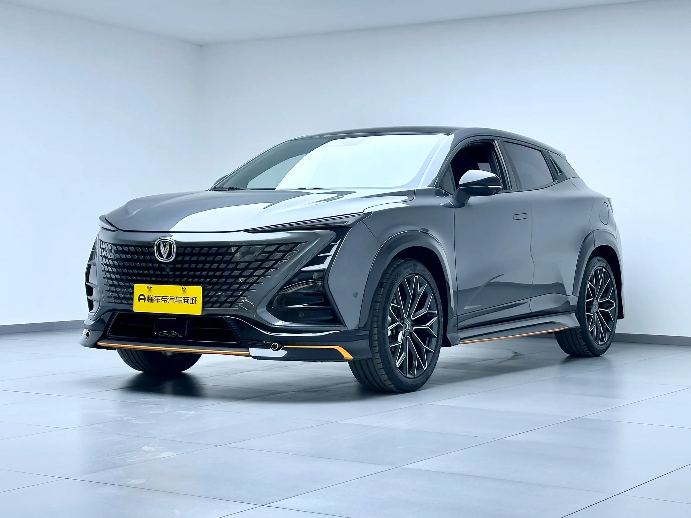 Changan UNI-T  из Китая