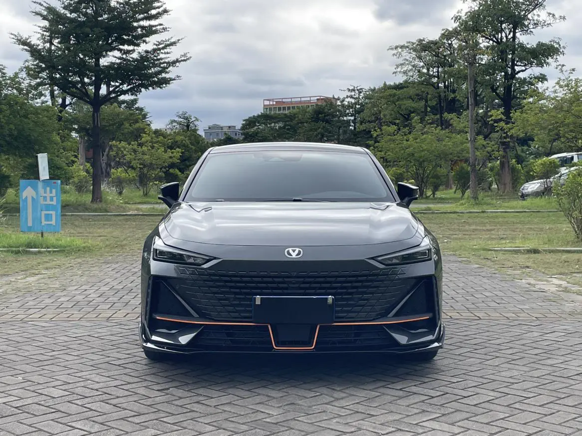 Changan UNI-V  из Китая