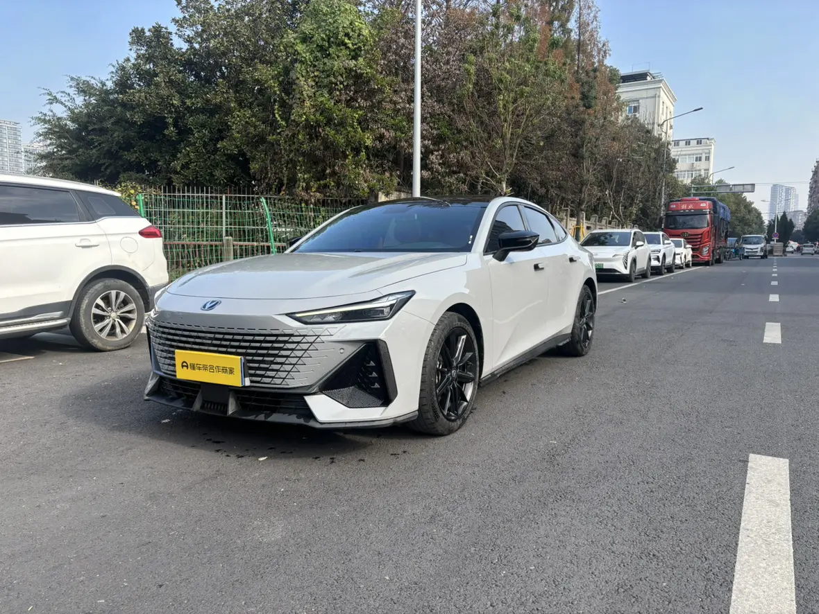 Changan UNI-V  из Китая