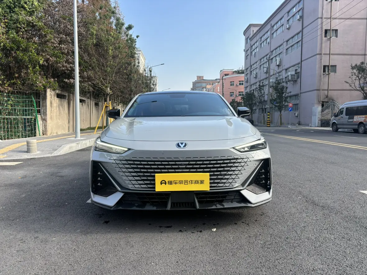 Changan UNI-V  из Китая