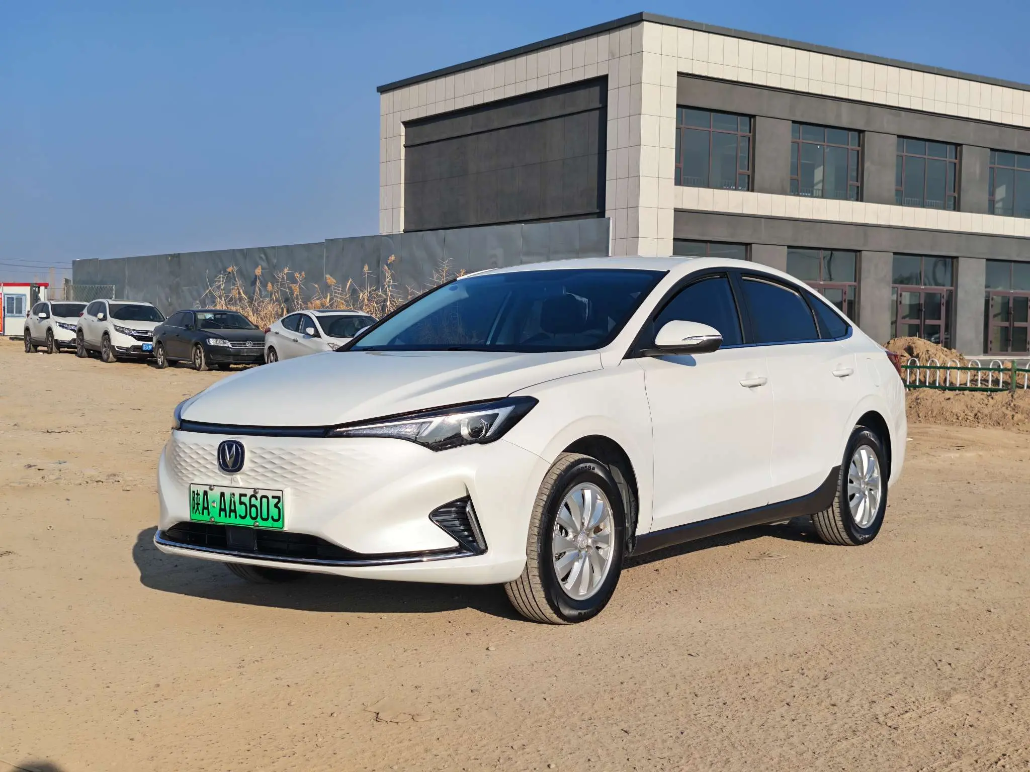 Changan Eado EV  из Китая