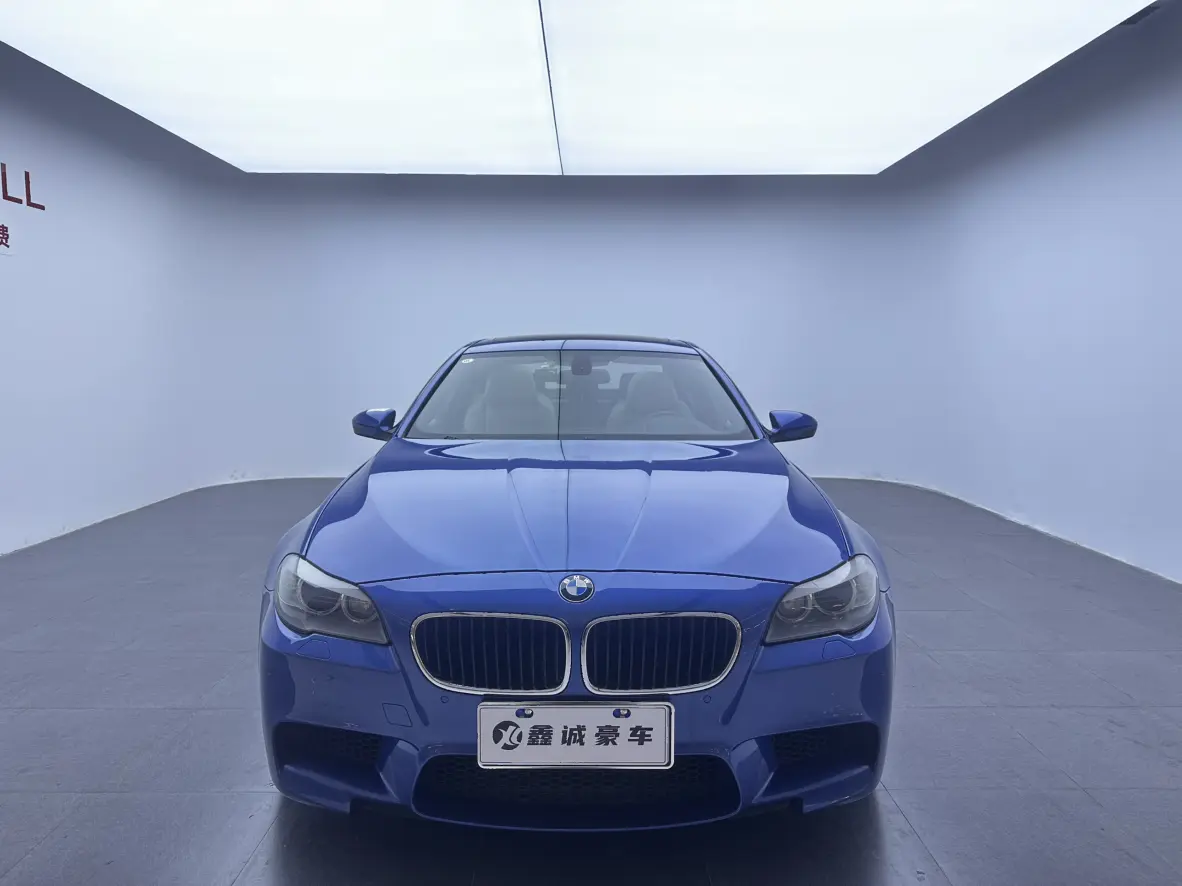 BMW M5  из Китая