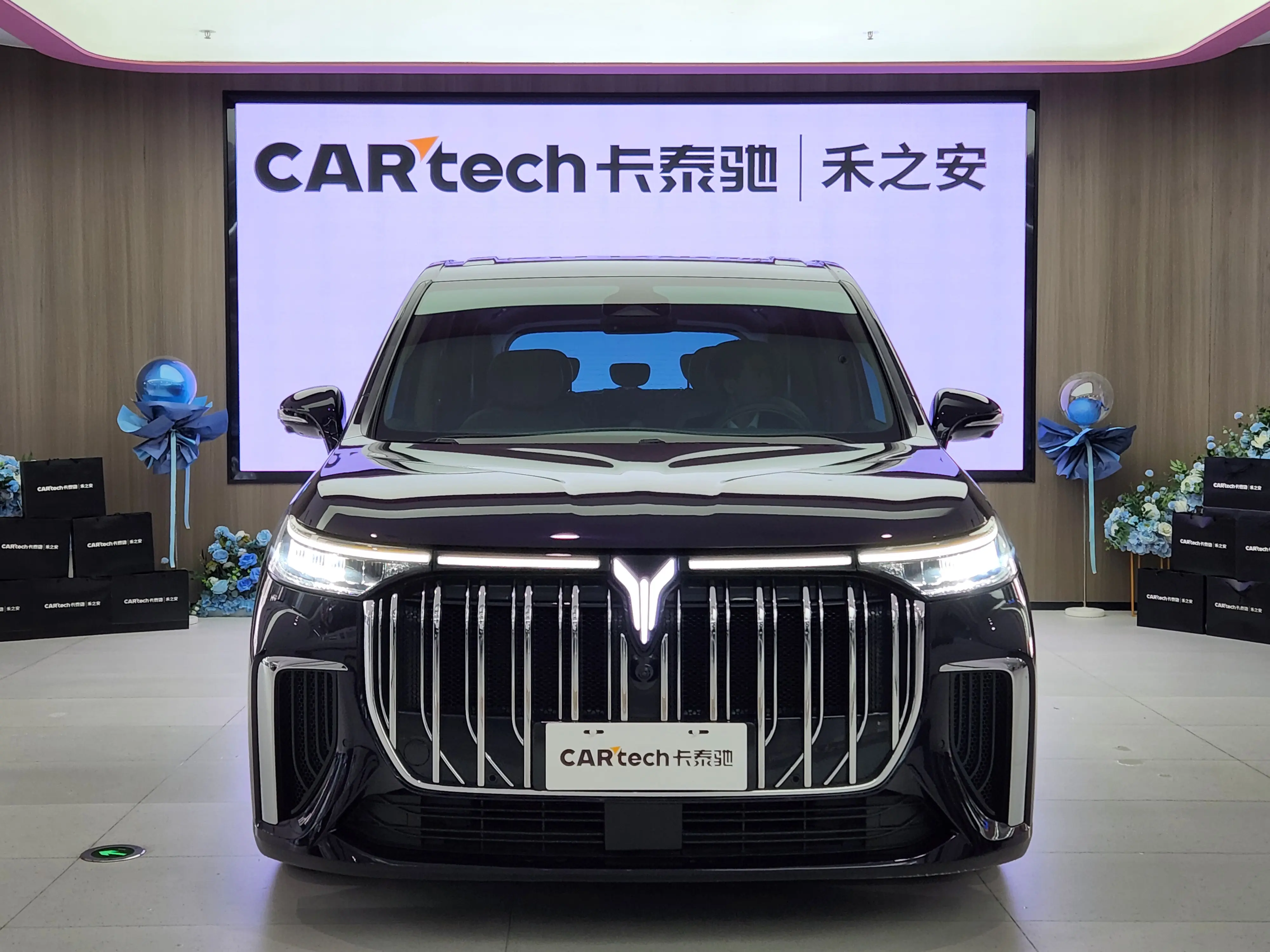 Voyah Lantu Dreamer PHEV  из Китая