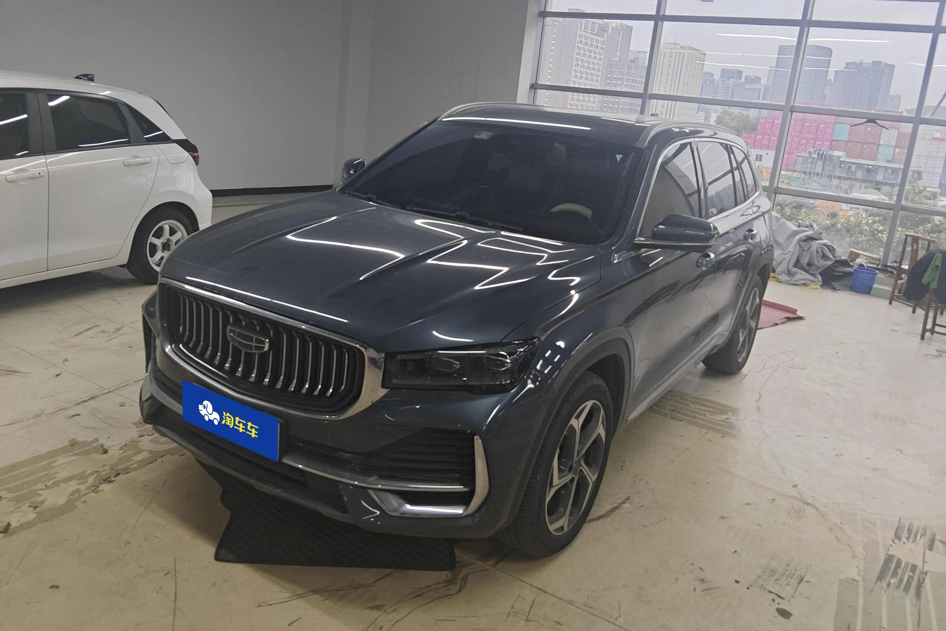 Geely Monjaro (Xingyue L)  из Китая