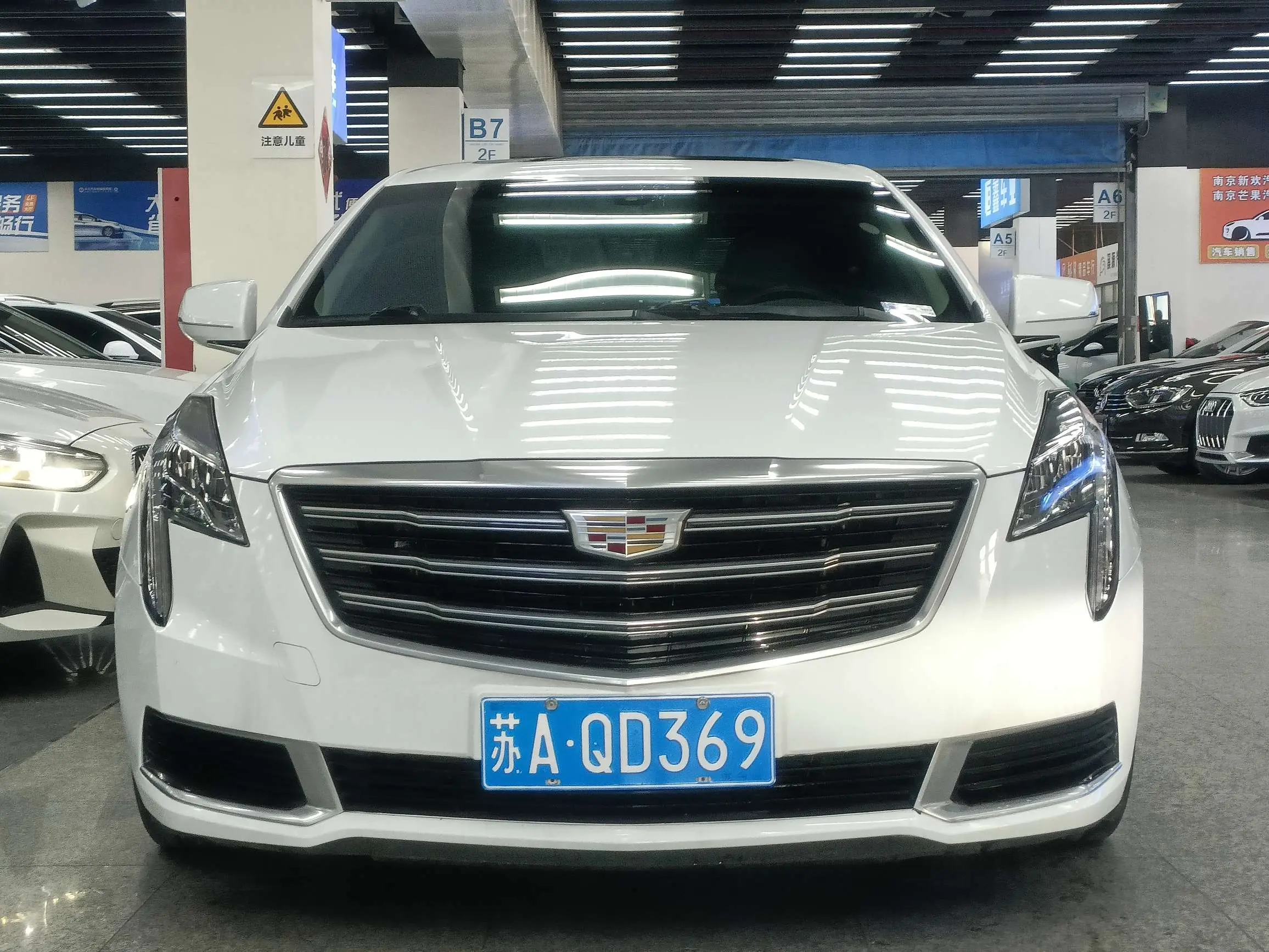 Cadillac XTS  из Китая