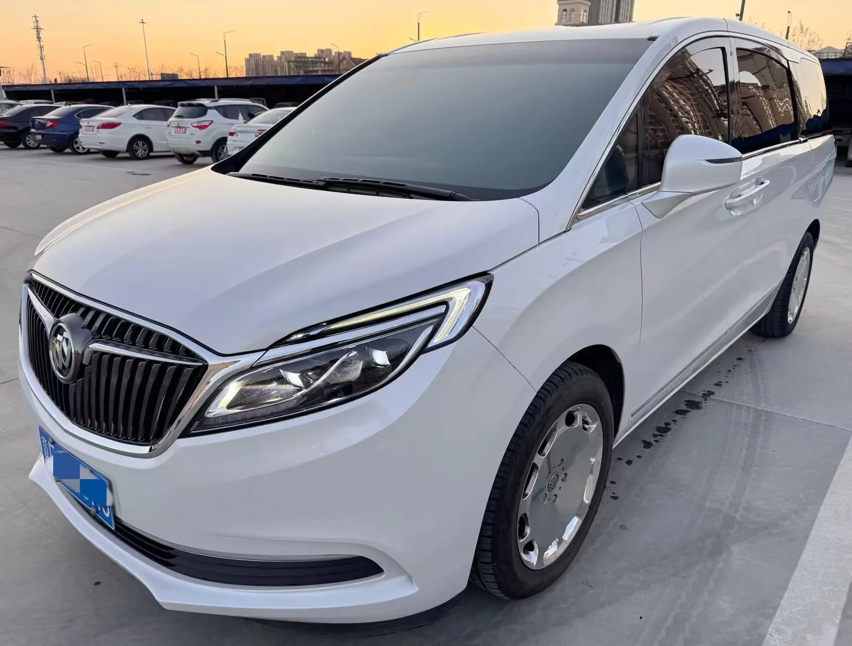 Buick GL8  из Китая