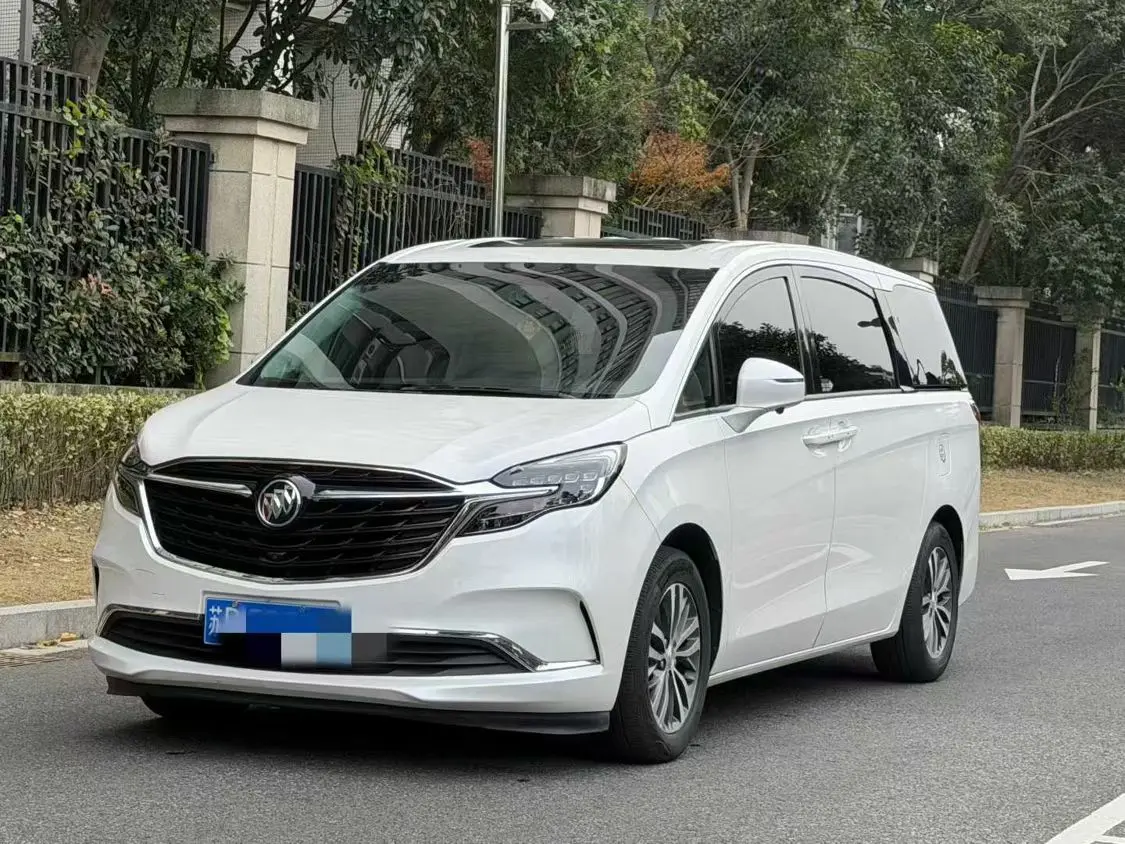 Buick GL8  из Китая