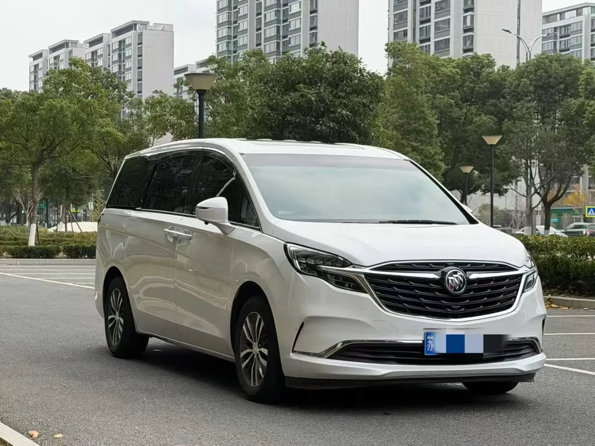 Buick GL8  из Китая