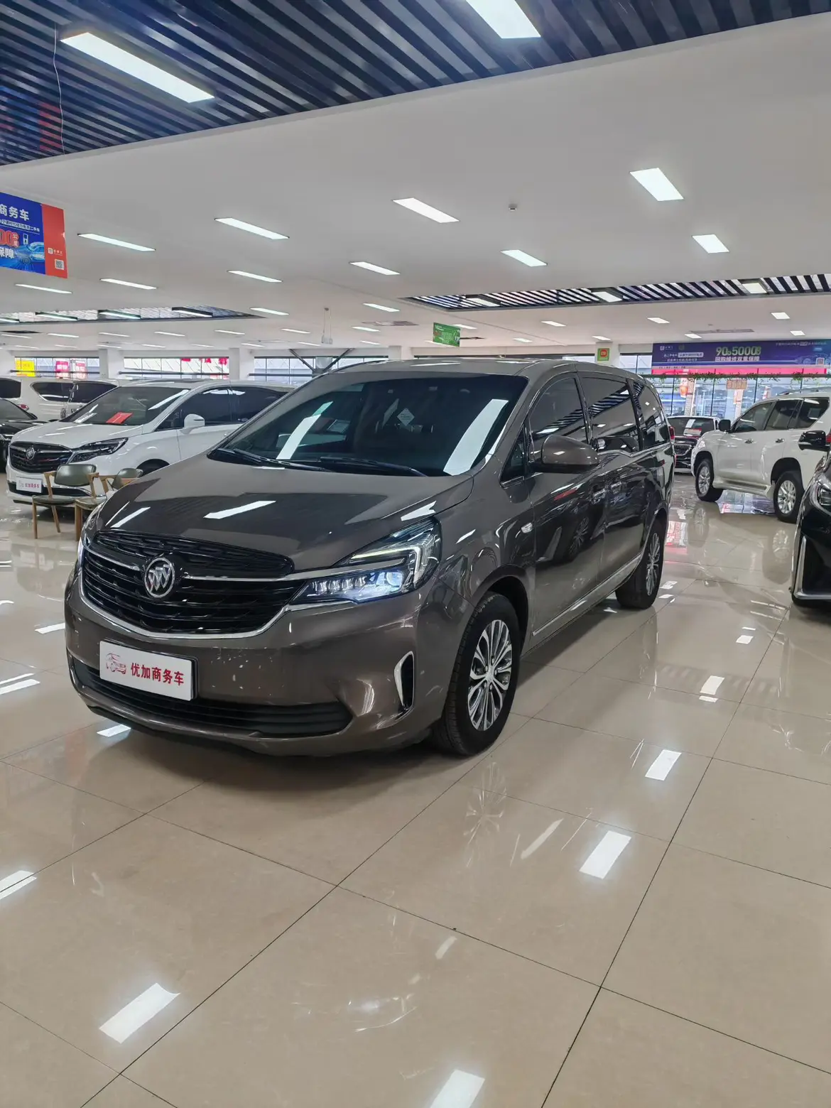 Buick GL8  из Китая