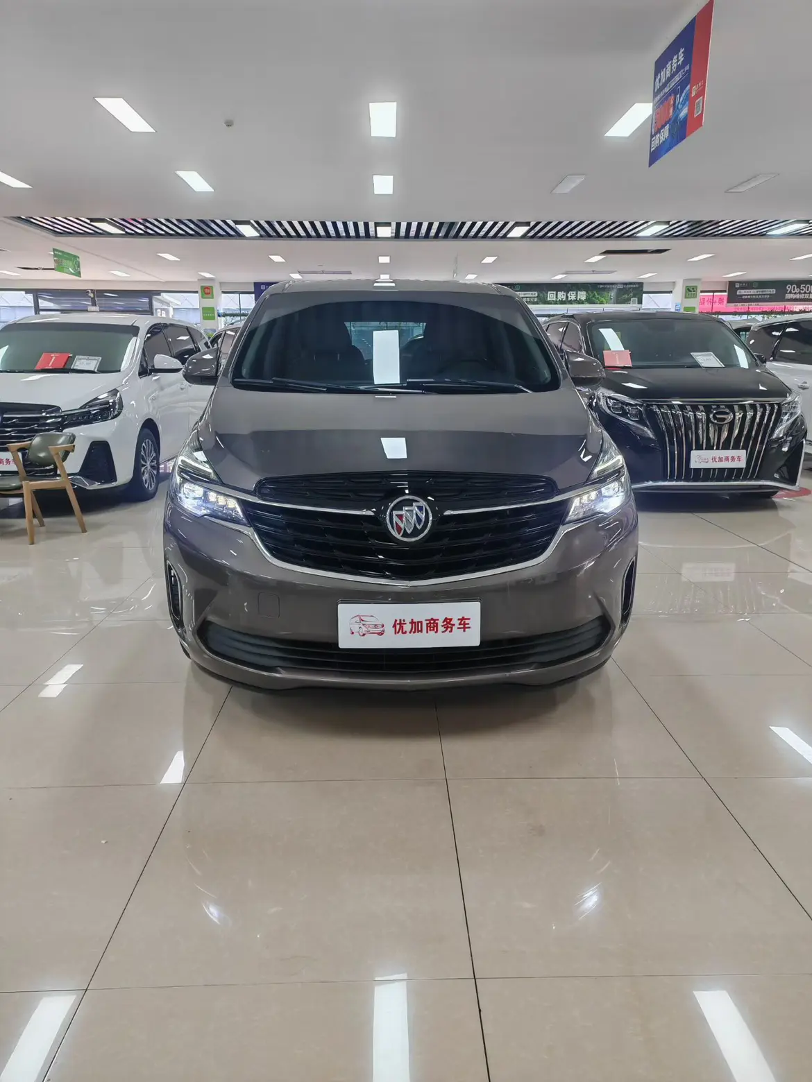 Buick GL8  из Китая