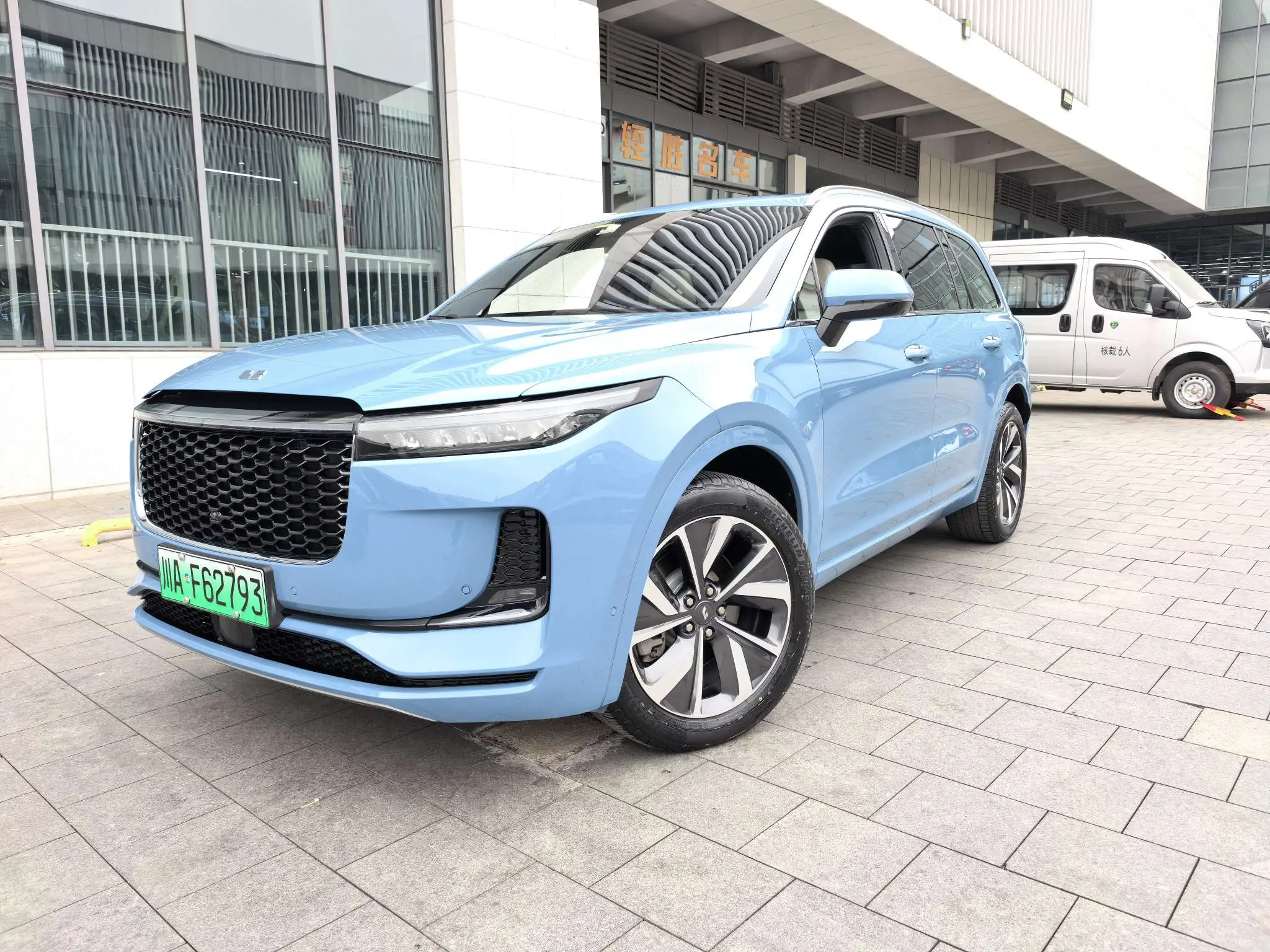 Li ONE (Ideal ONE)  из Китая