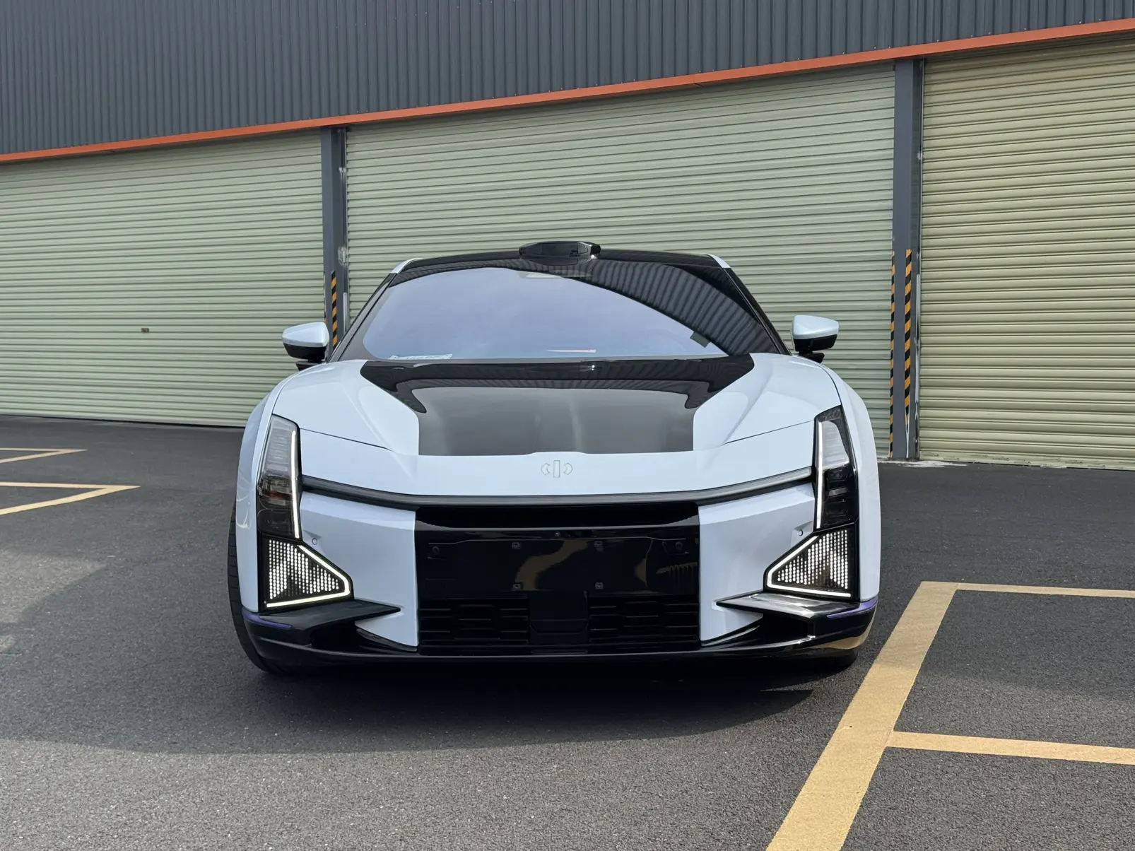 HiPhi Z  из Китая