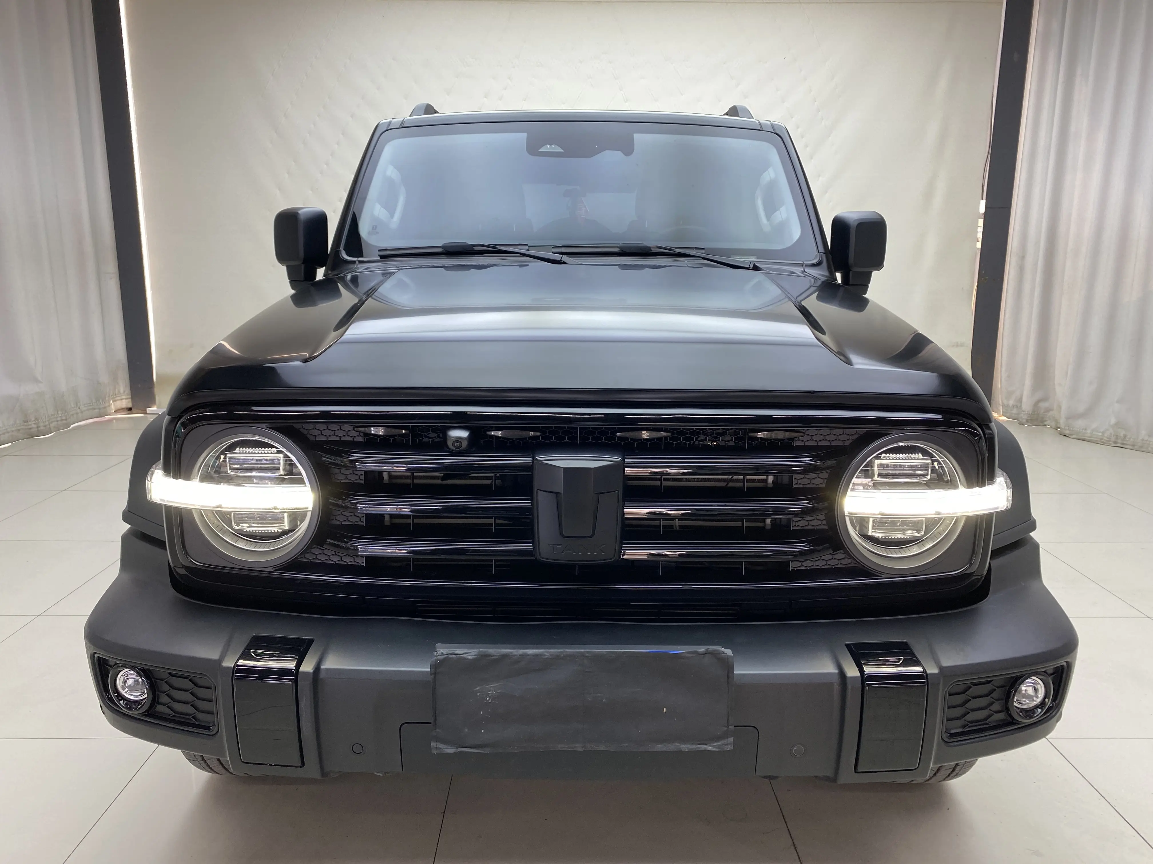 Tank 300  из Китая