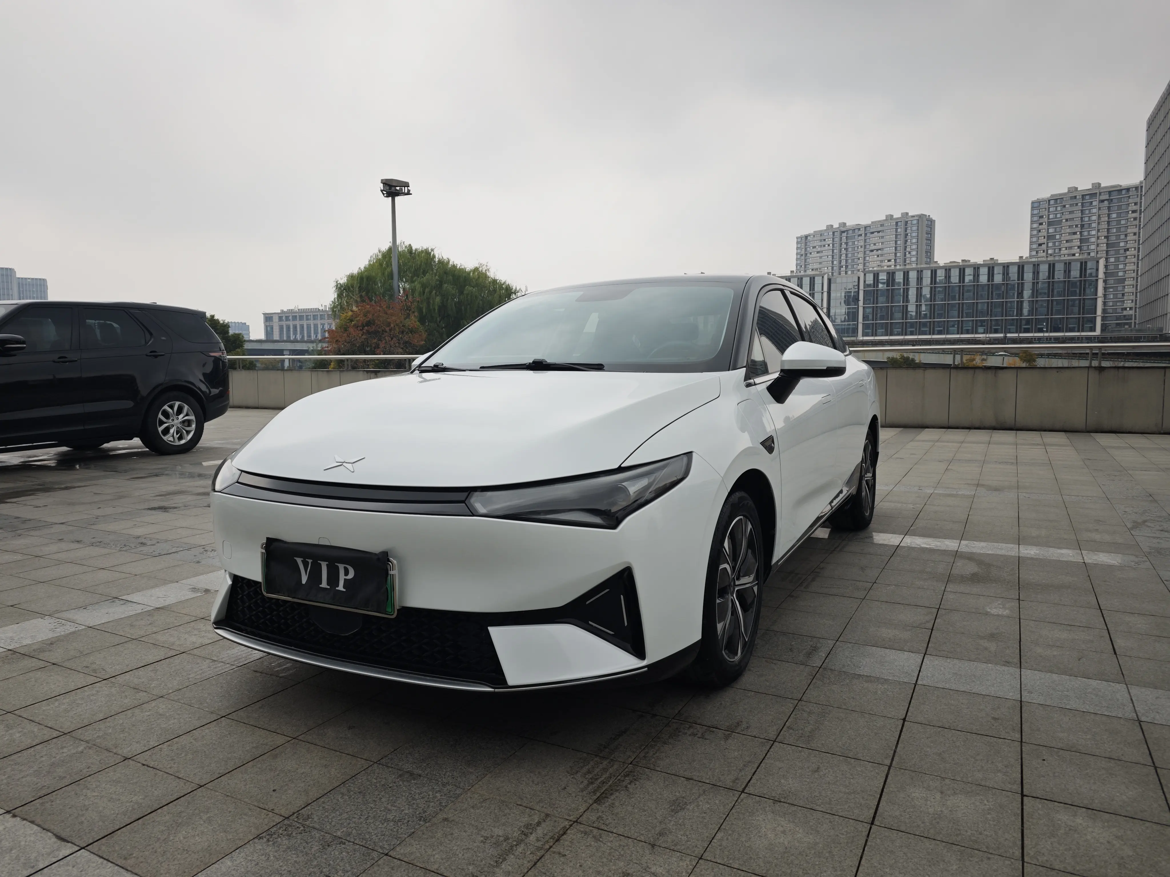 Xpeng P5  из Китая