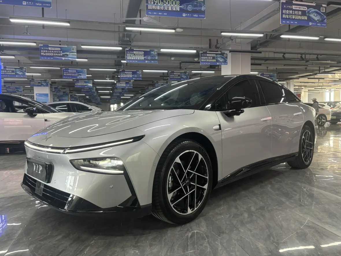 Xpeng P7+  из Китая