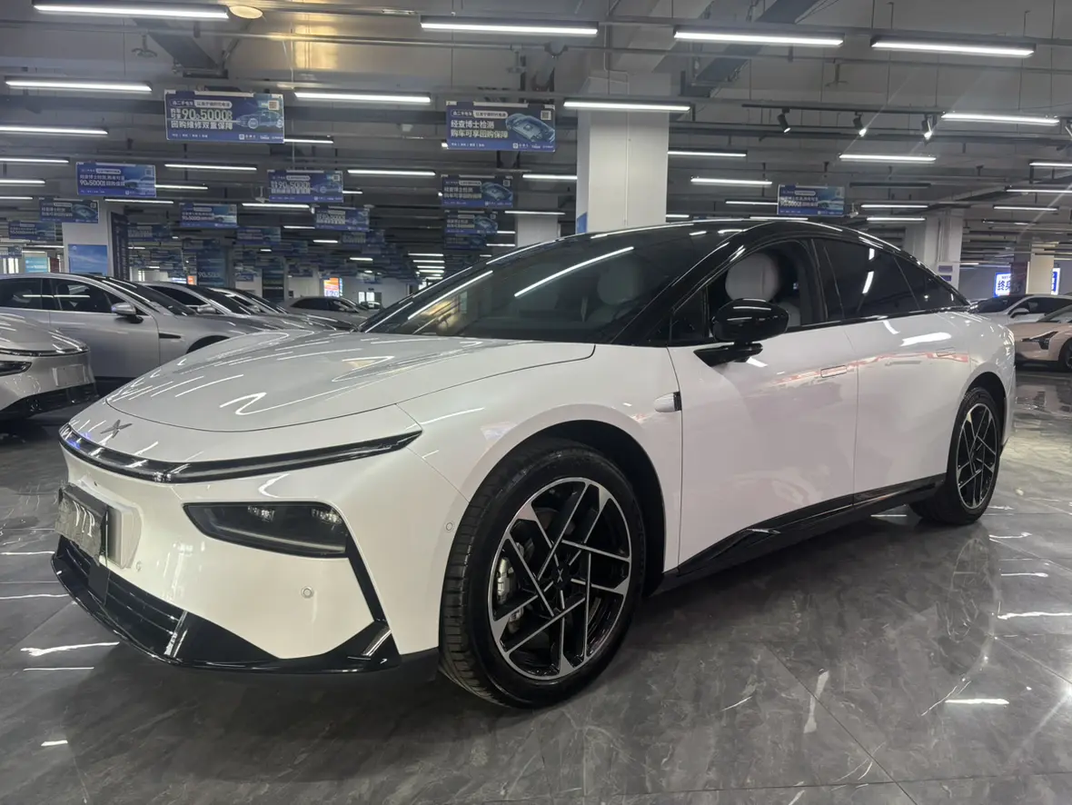 Xpeng P7+  из Китая