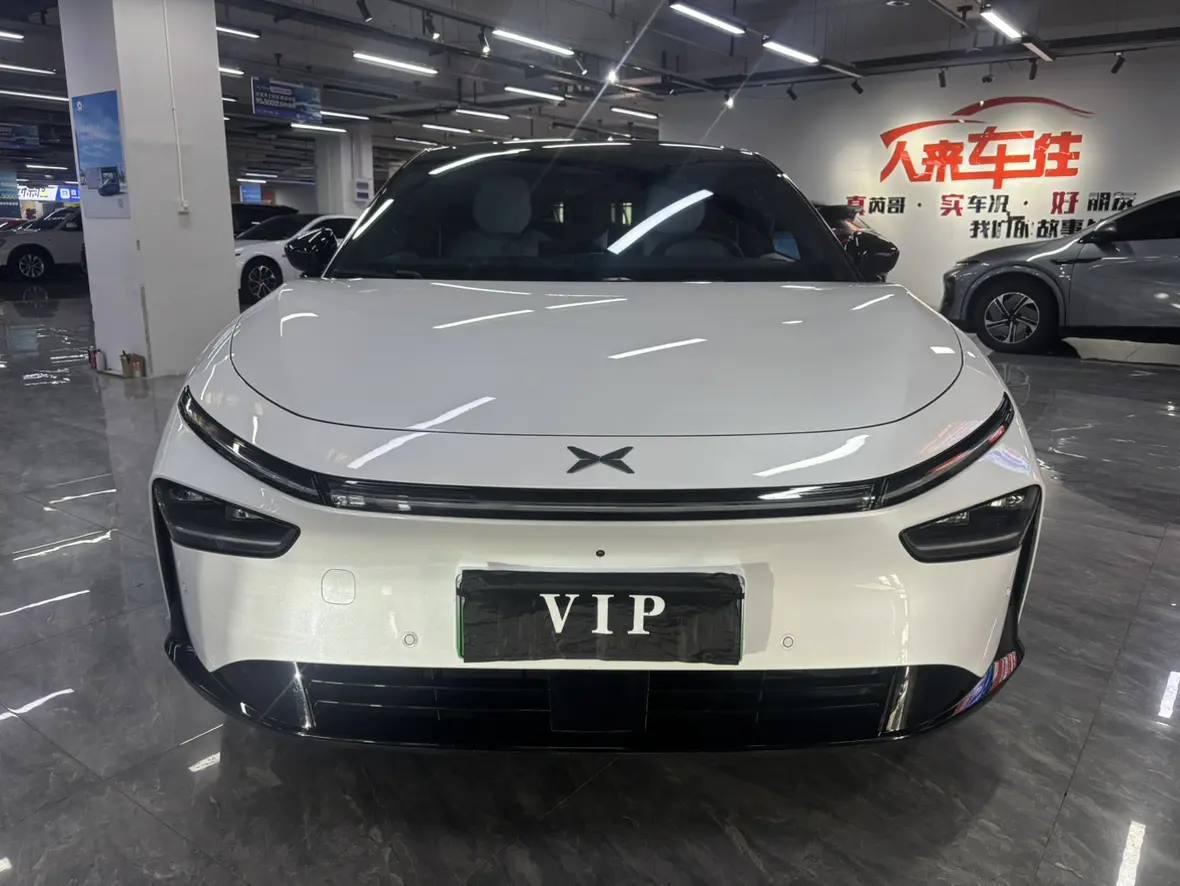 Xpeng P7+  из Китая