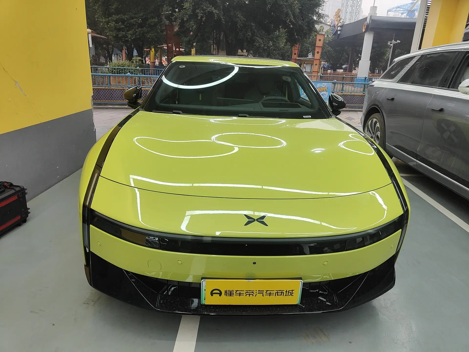 Xpeng P7  из Китая