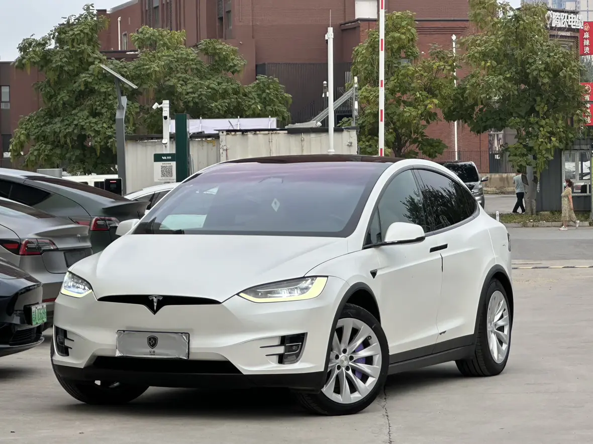 Tesla Model X  из Китая