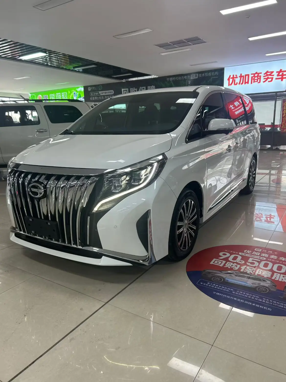 GAC Trumpchi M8  из Китая