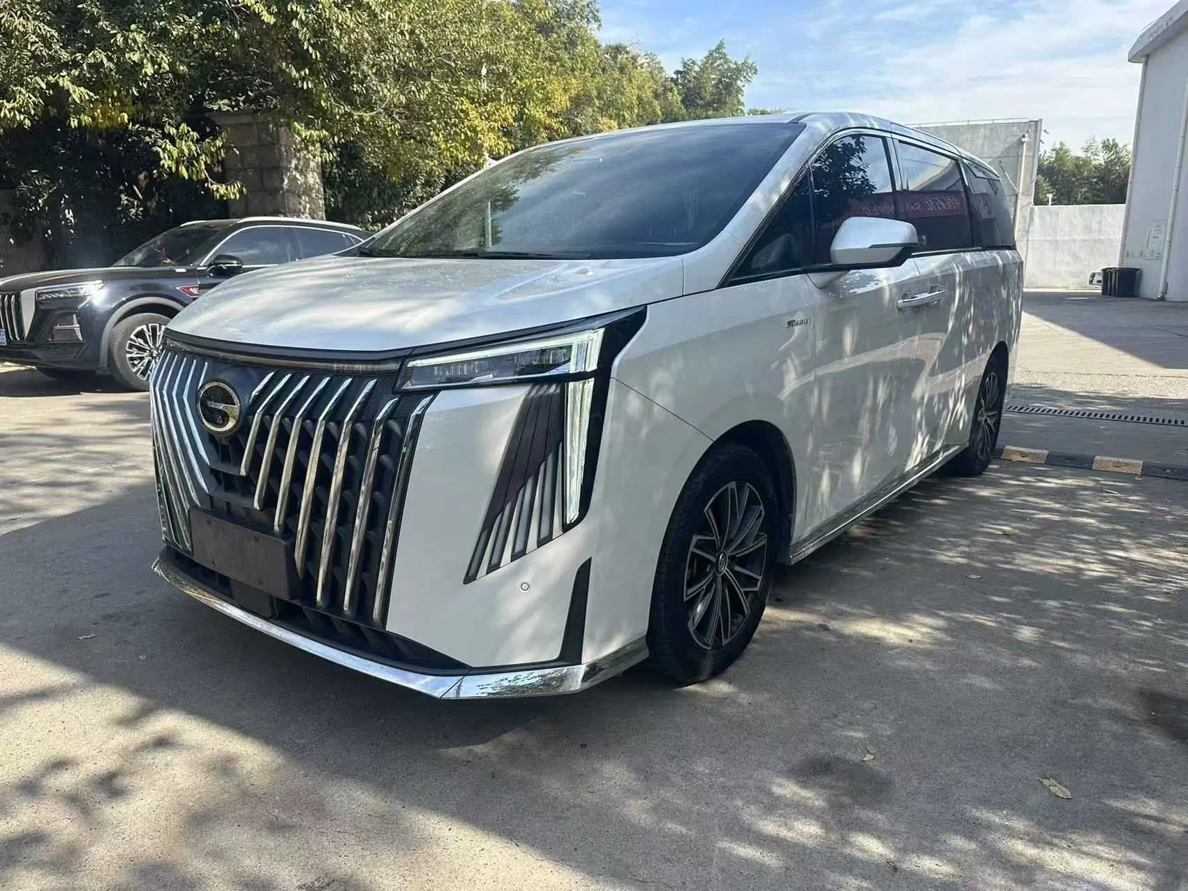 GAC Trumpchi M8  из Китая