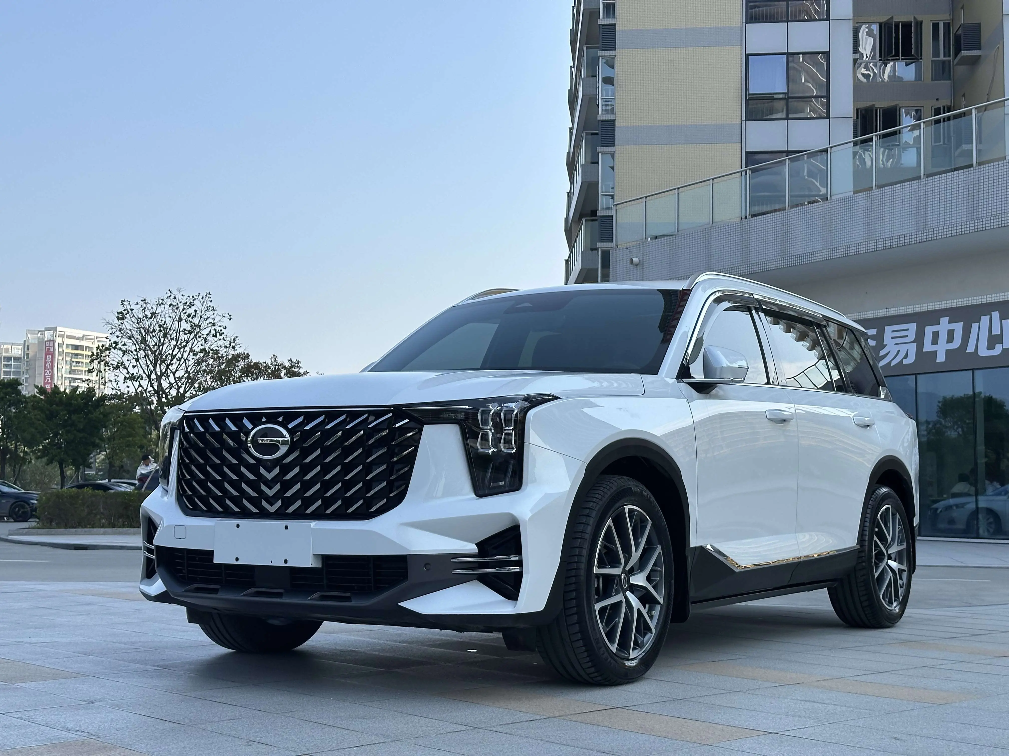 GAC Trumpchi GS8  из Китая