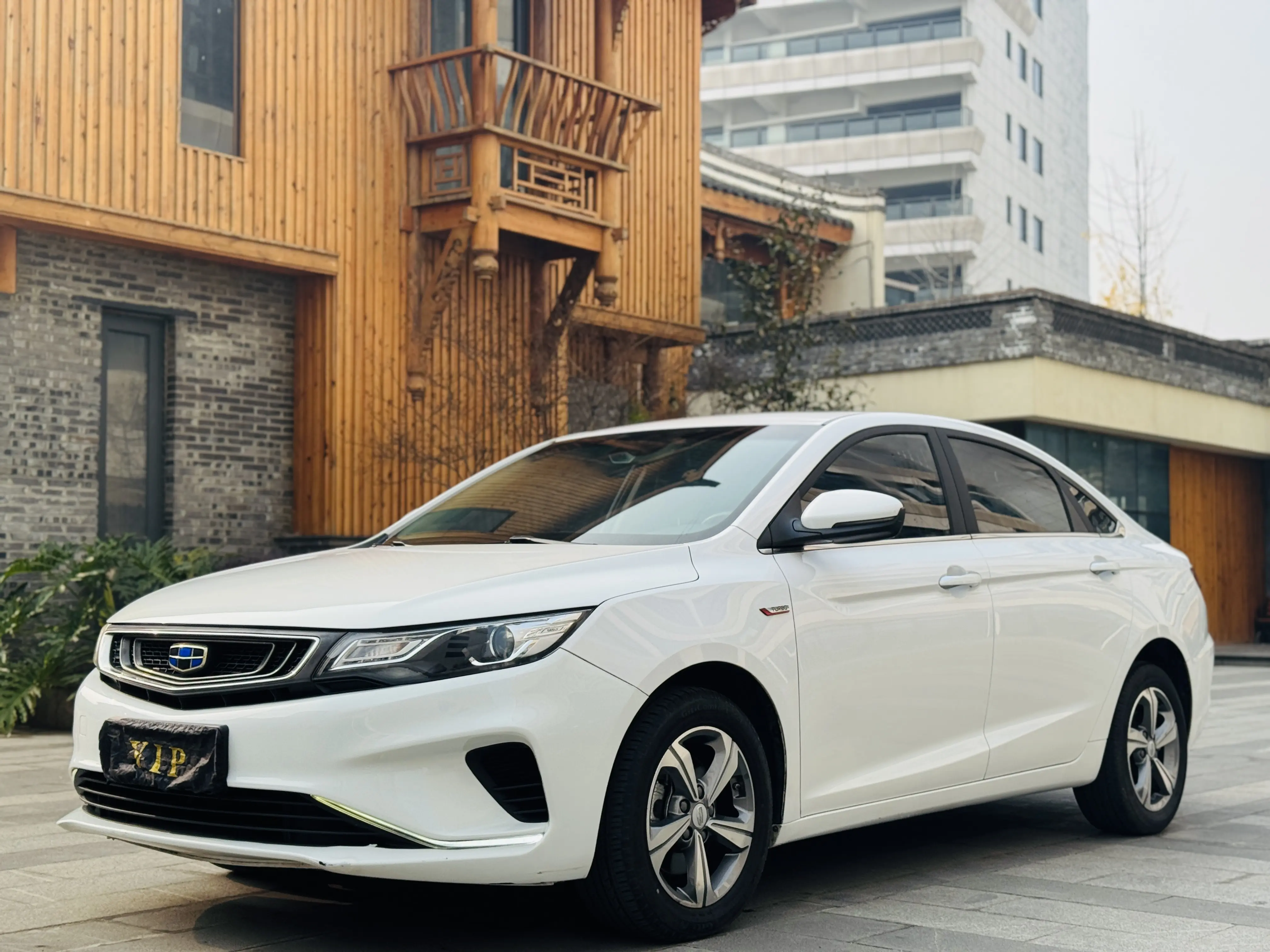 Geely Emgrand GL  из Китая