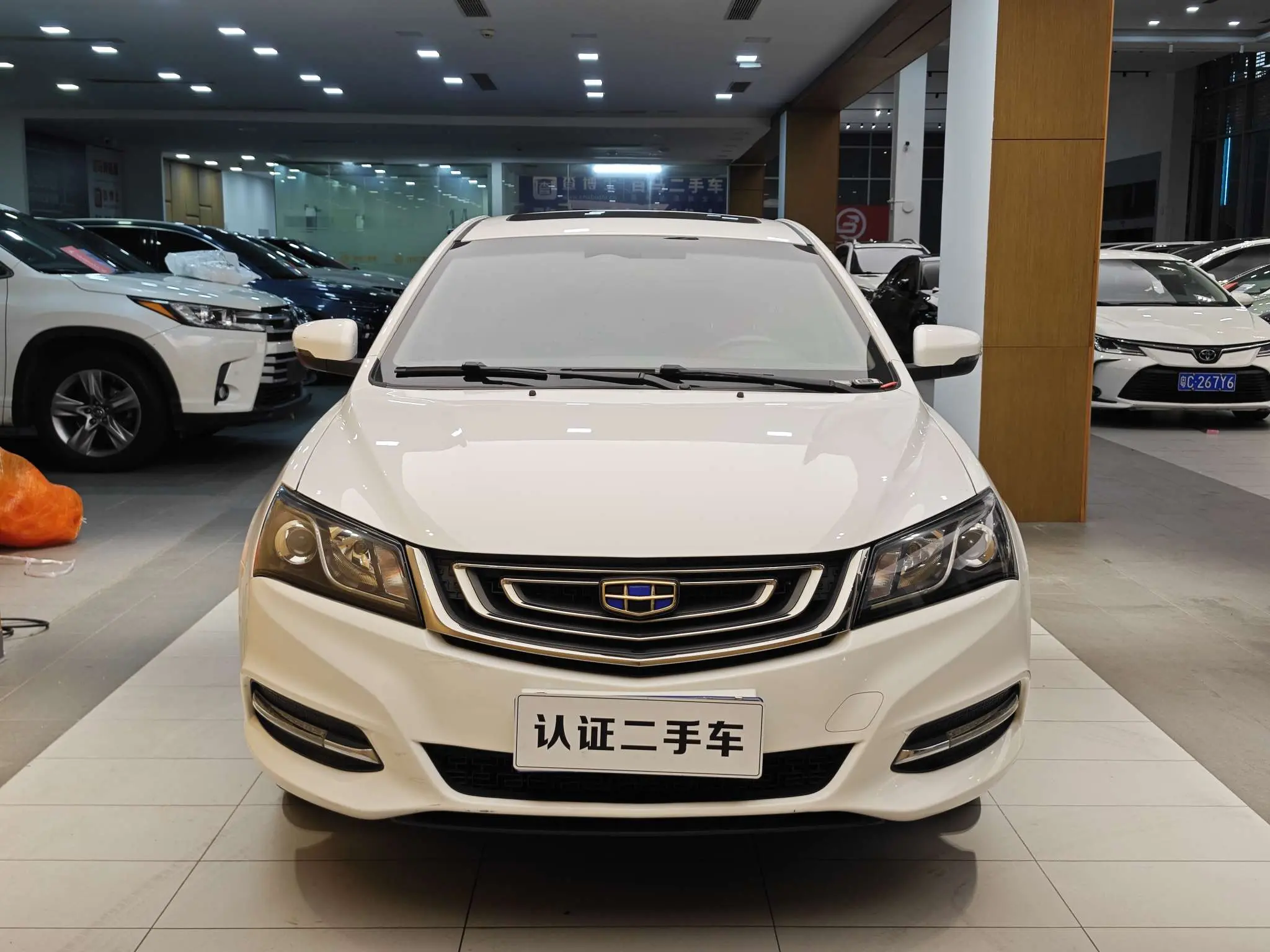Geely Emgrand  из Китая