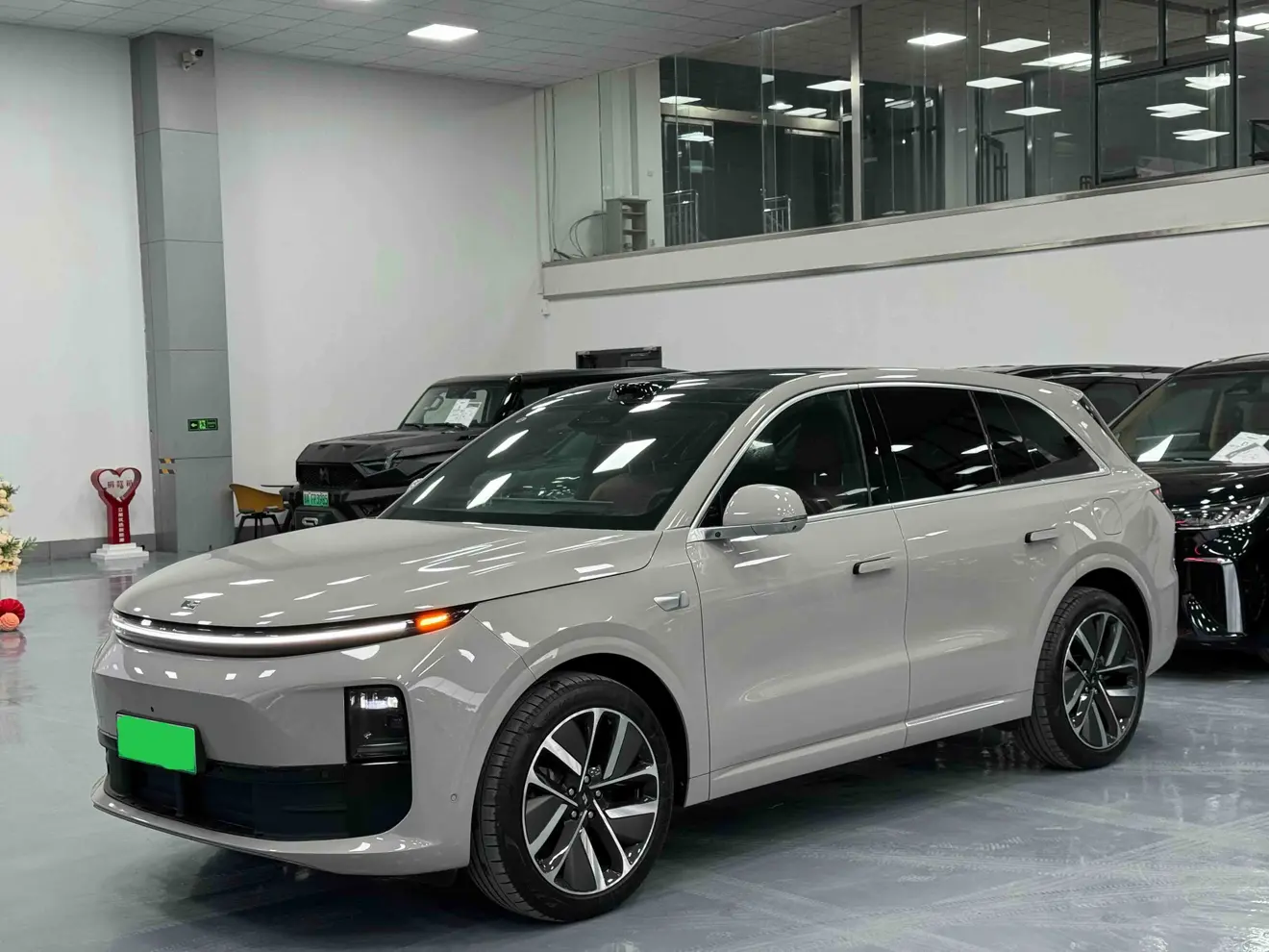 Li L6 (Ideal L6)  из Китая