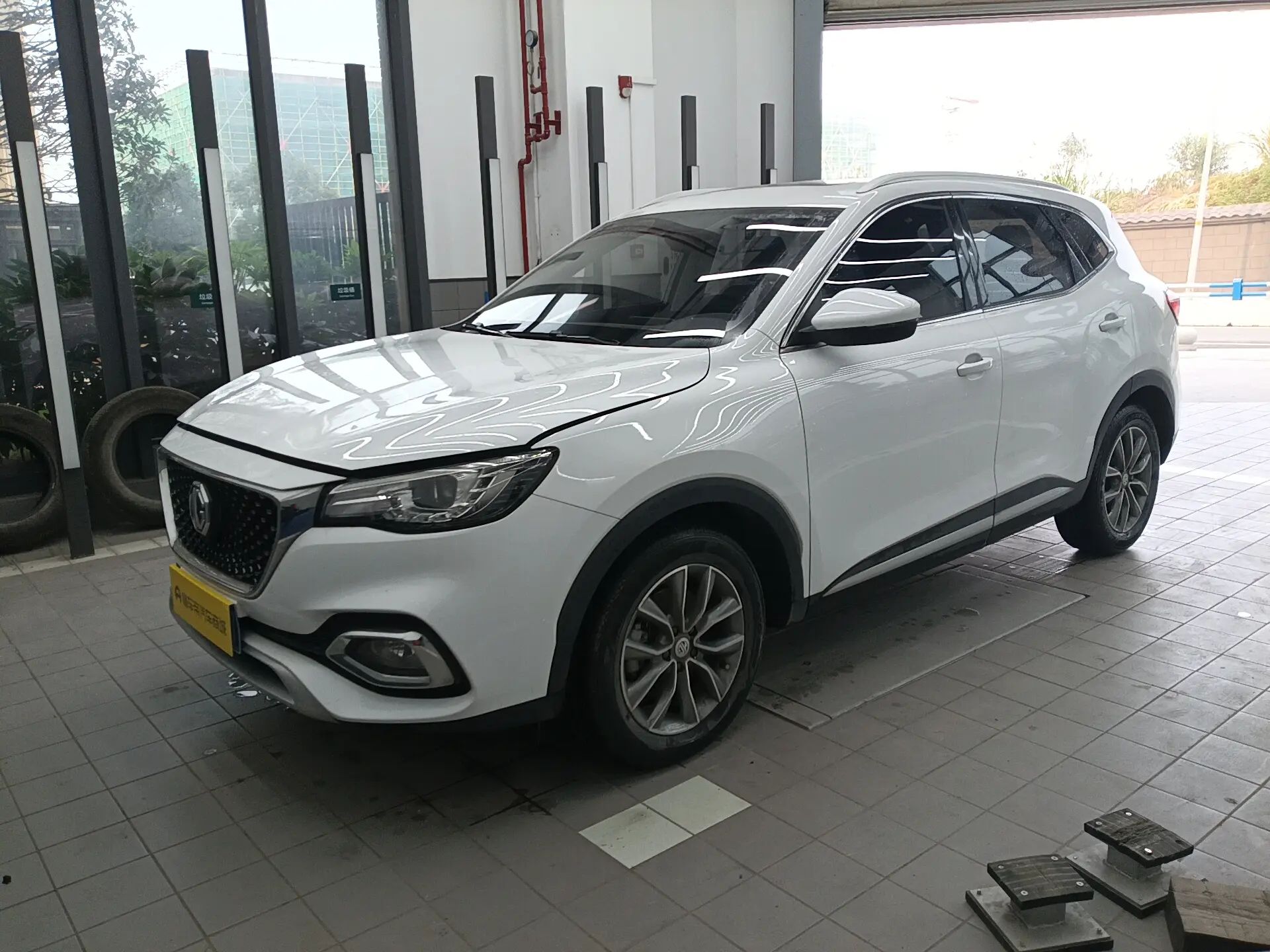 MG H.S.  из Китая