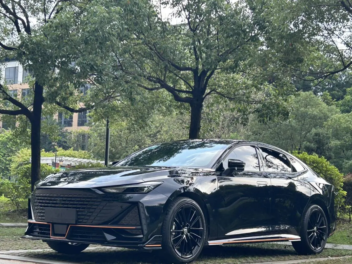 Changan UNI-V  из Китая