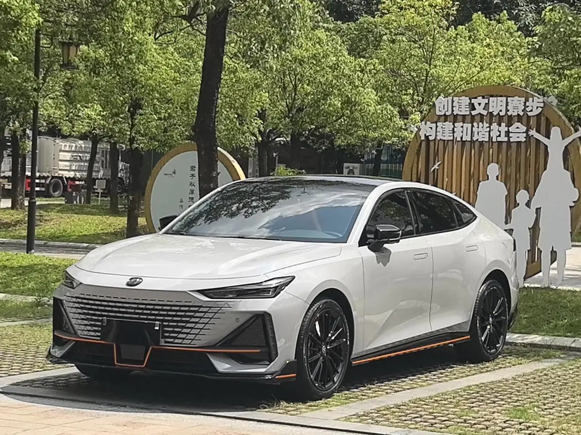 Changan UNI-V  из Китая