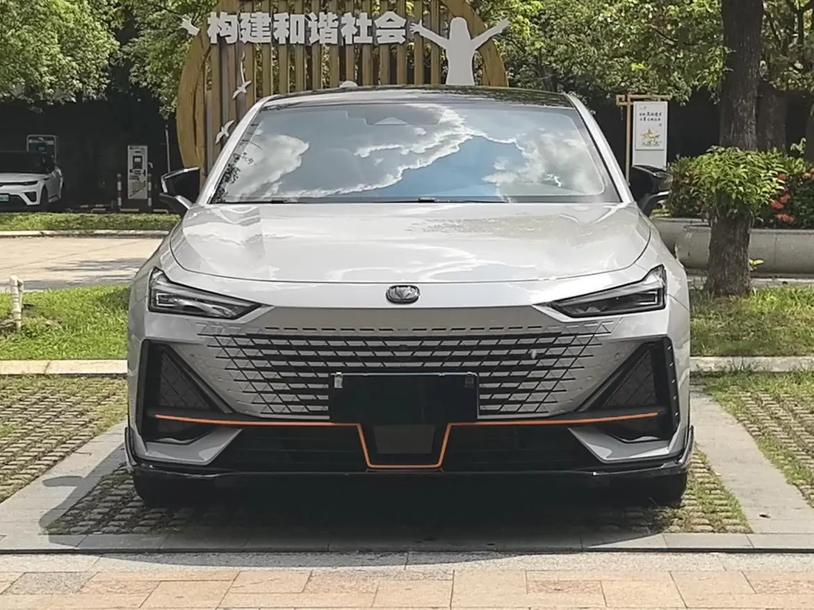 Changan UNI-V  из Китая