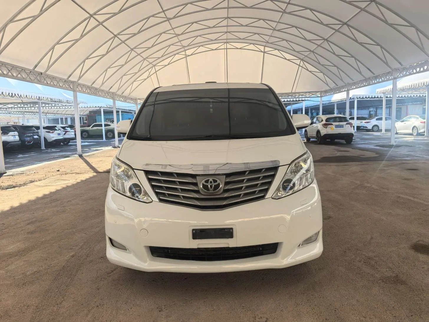 Toyota Alphard (Elfa)  из Китая