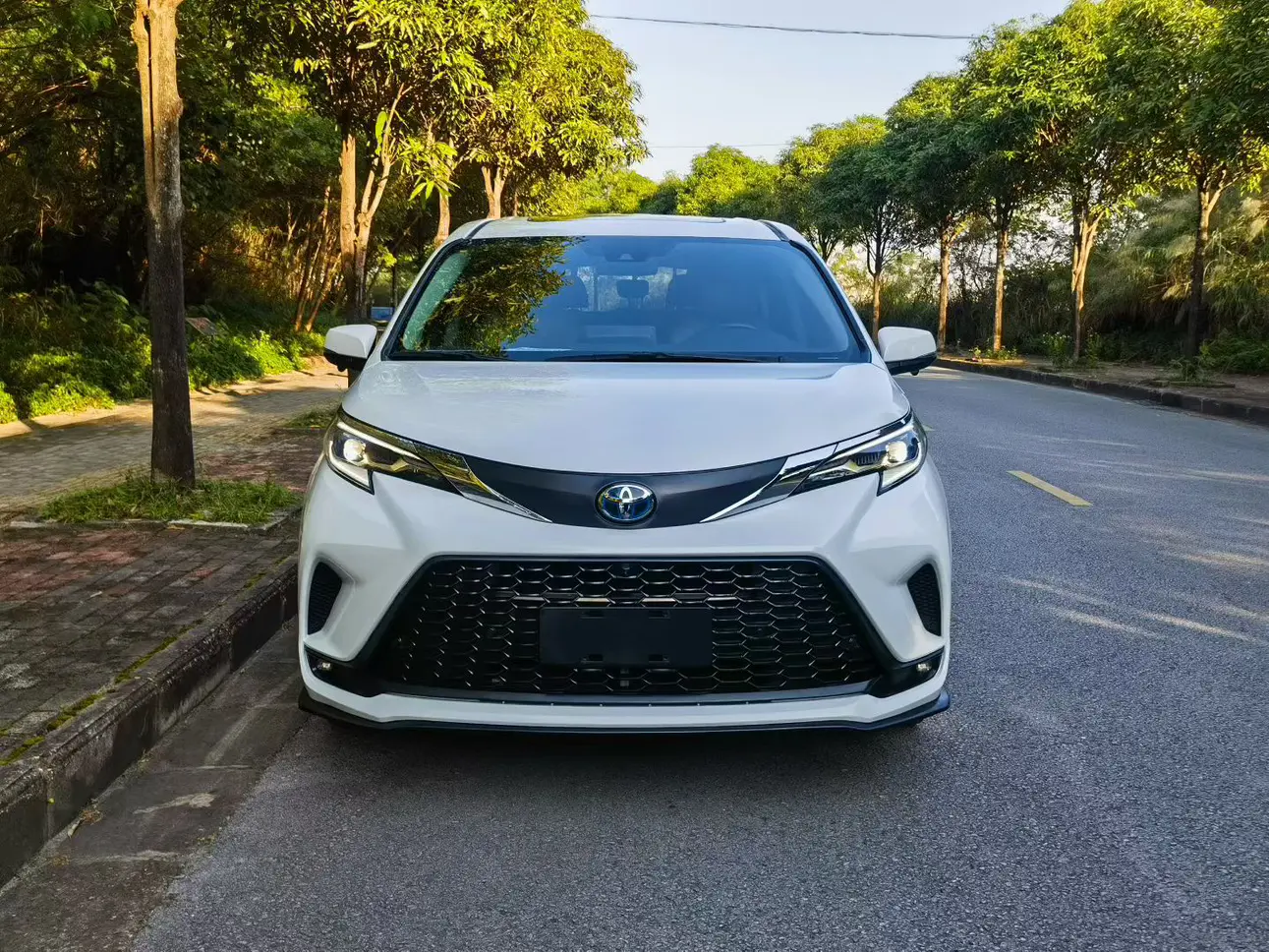 Toyota Granvia  из Китая