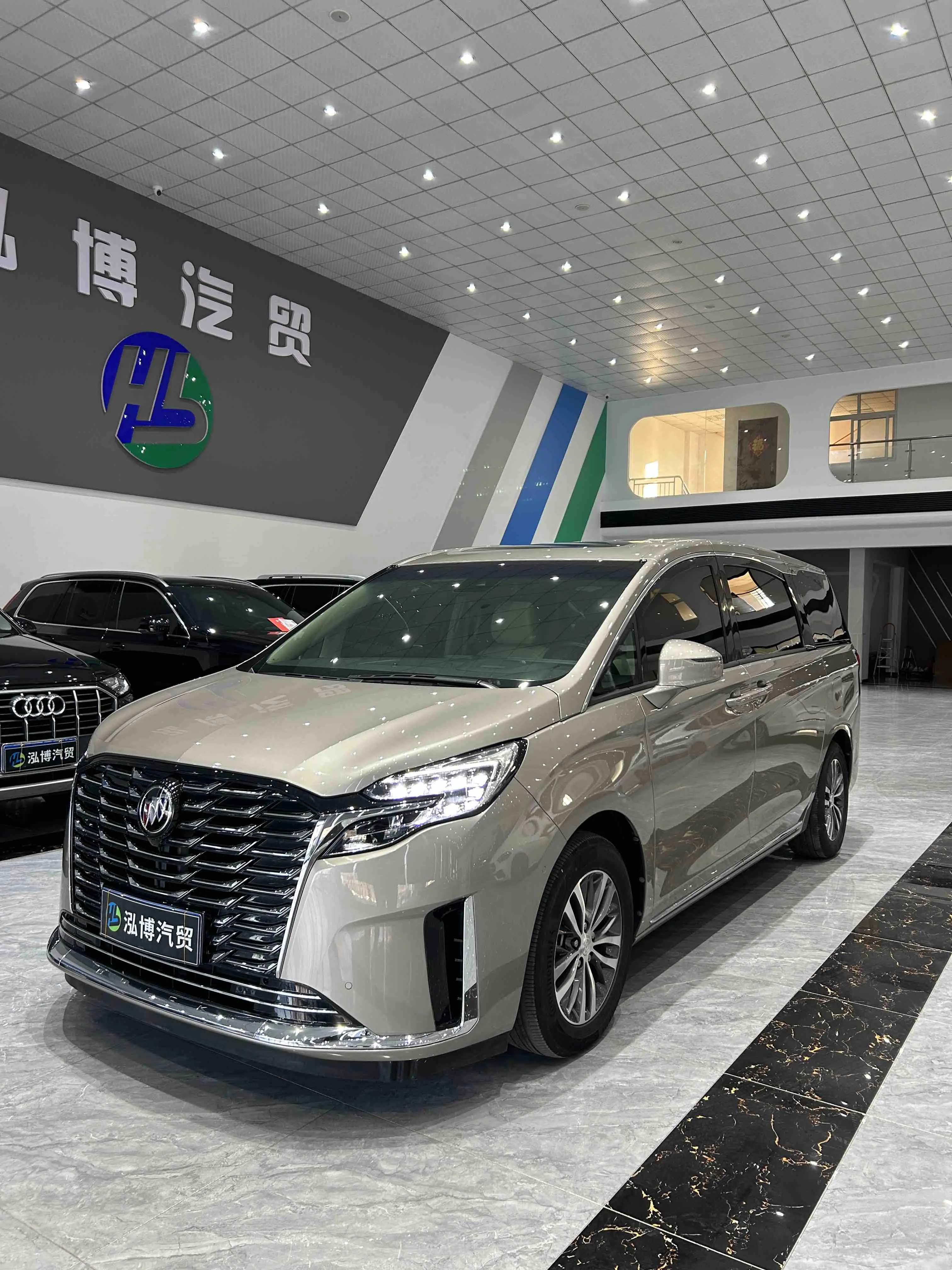 Buick GL8  из Китая