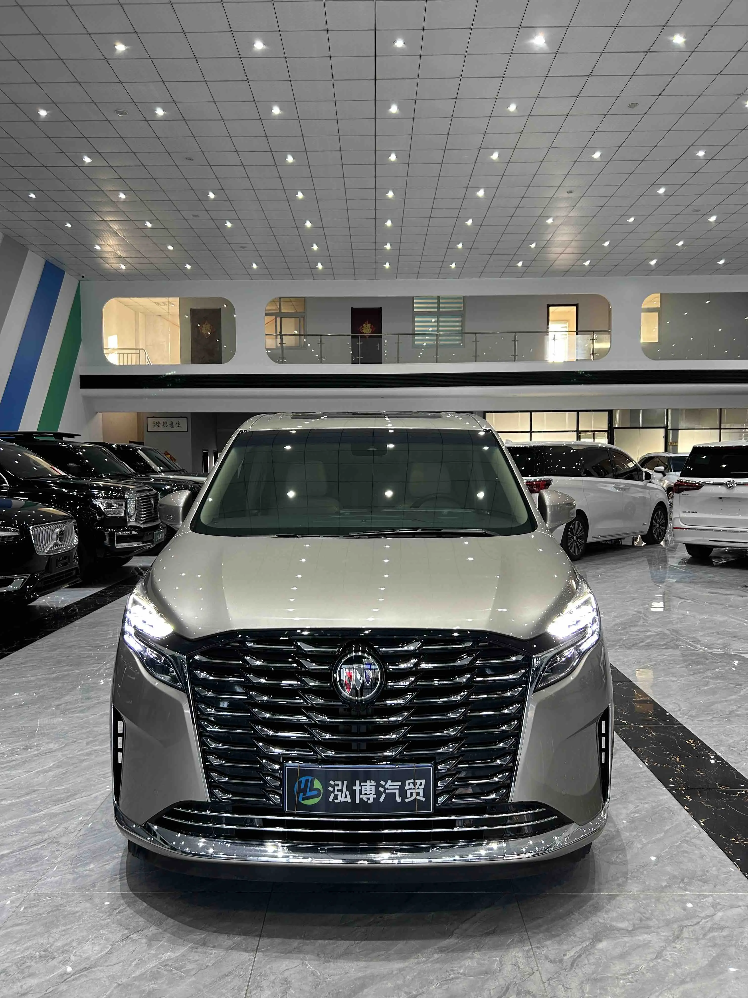 Buick GL8  из Китая