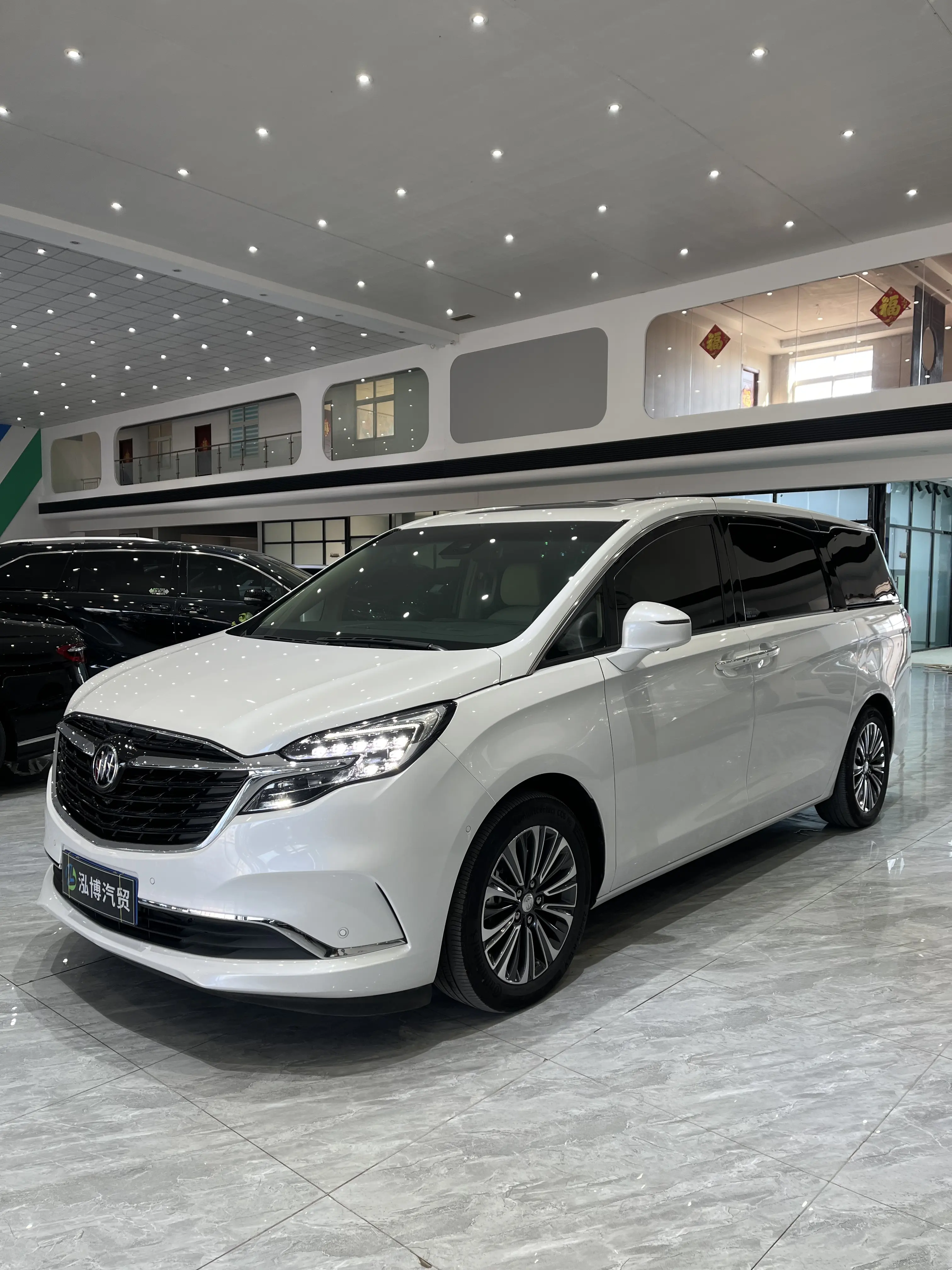 Buick GL8  из Китая