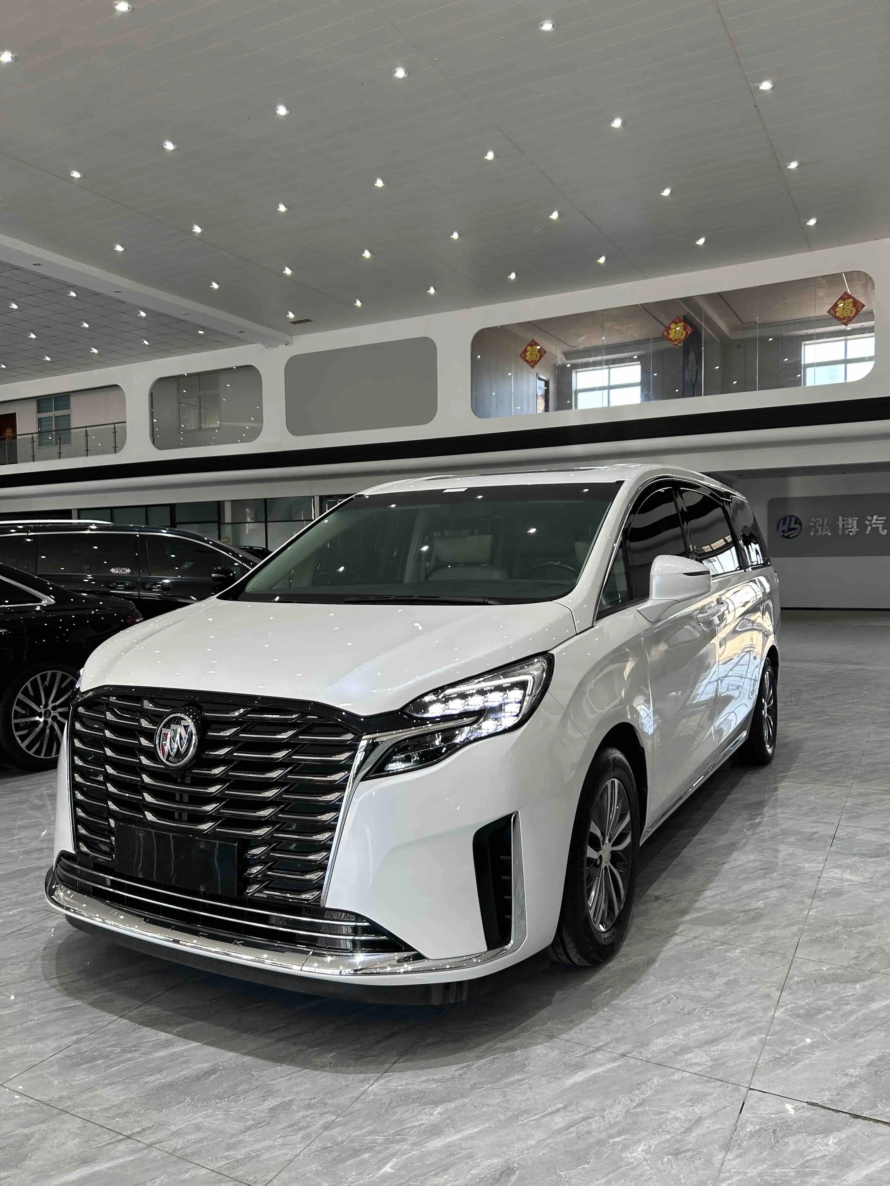 Buick GL8  из Китая