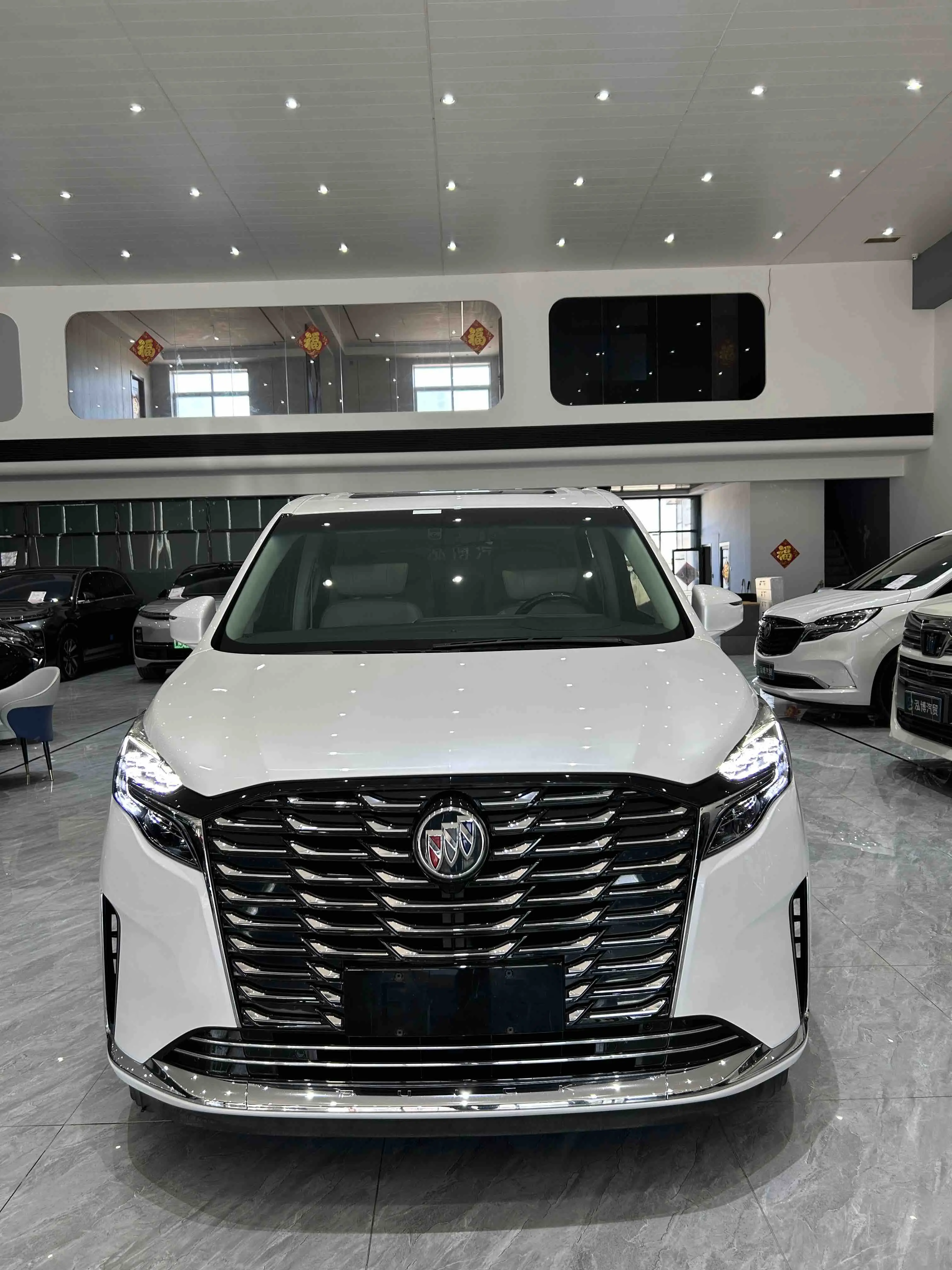 Buick GL8  из Китая