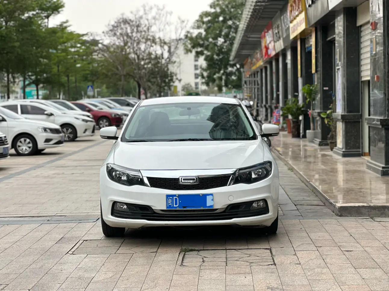 Qoros 3  из Китая