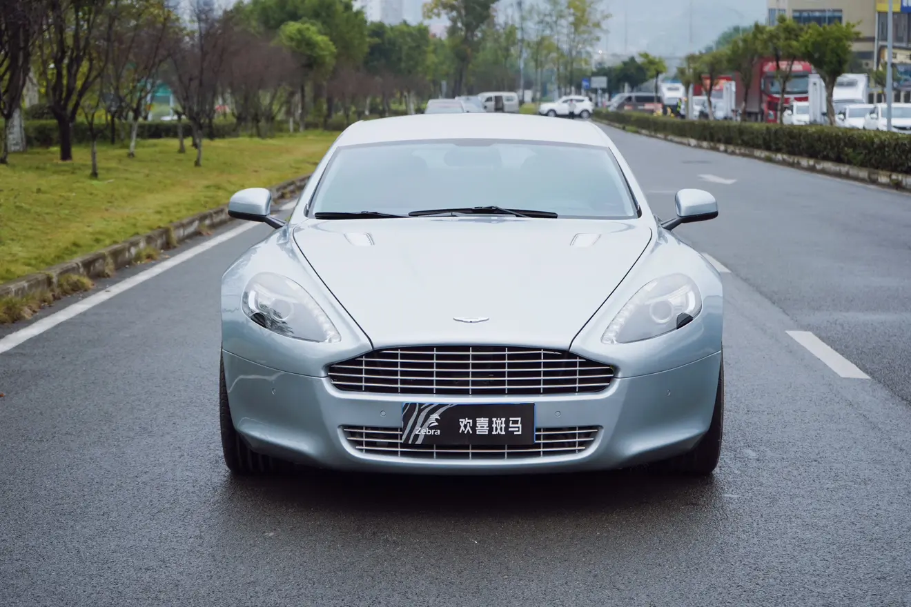Aston Martin Rapide  из Китая