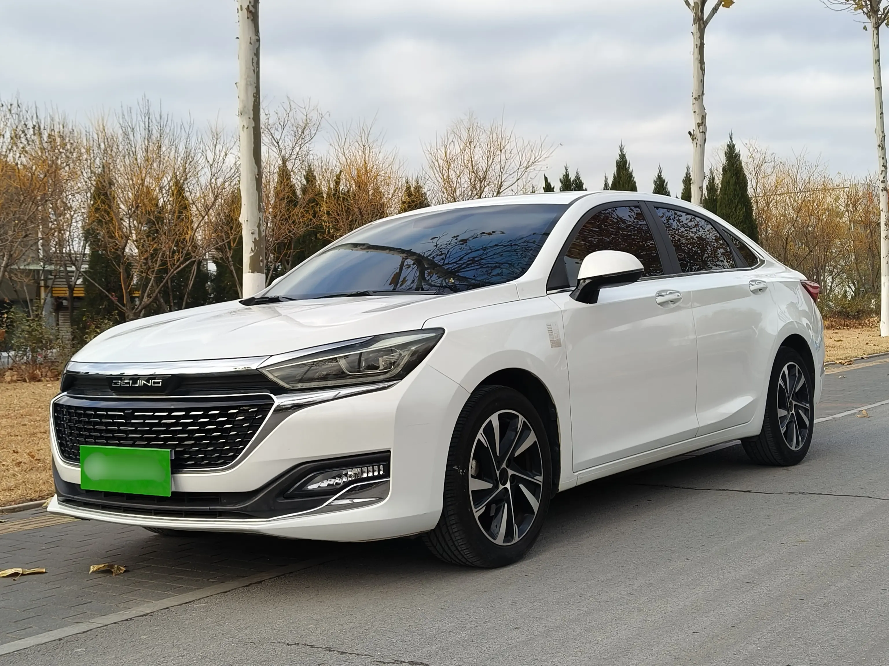BAIC Beijing U7  из Китая