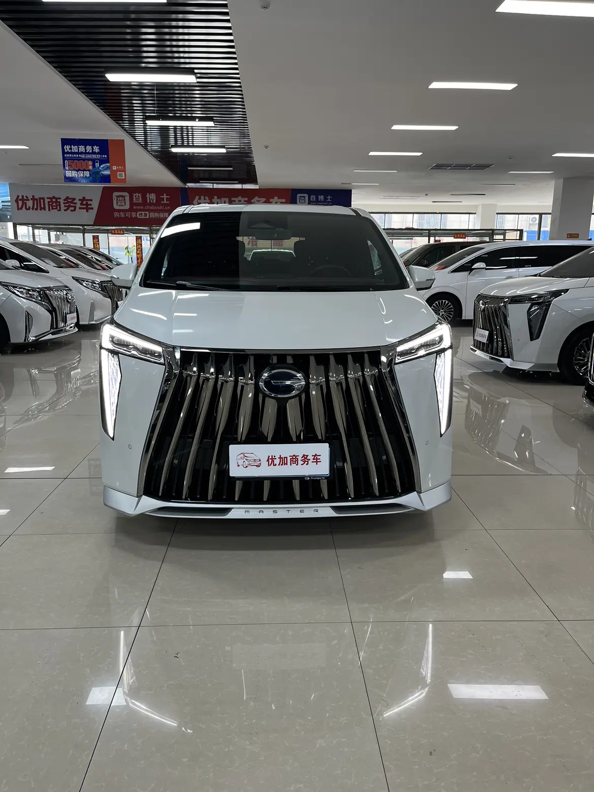 GAC Trumpchi M8  из Китая