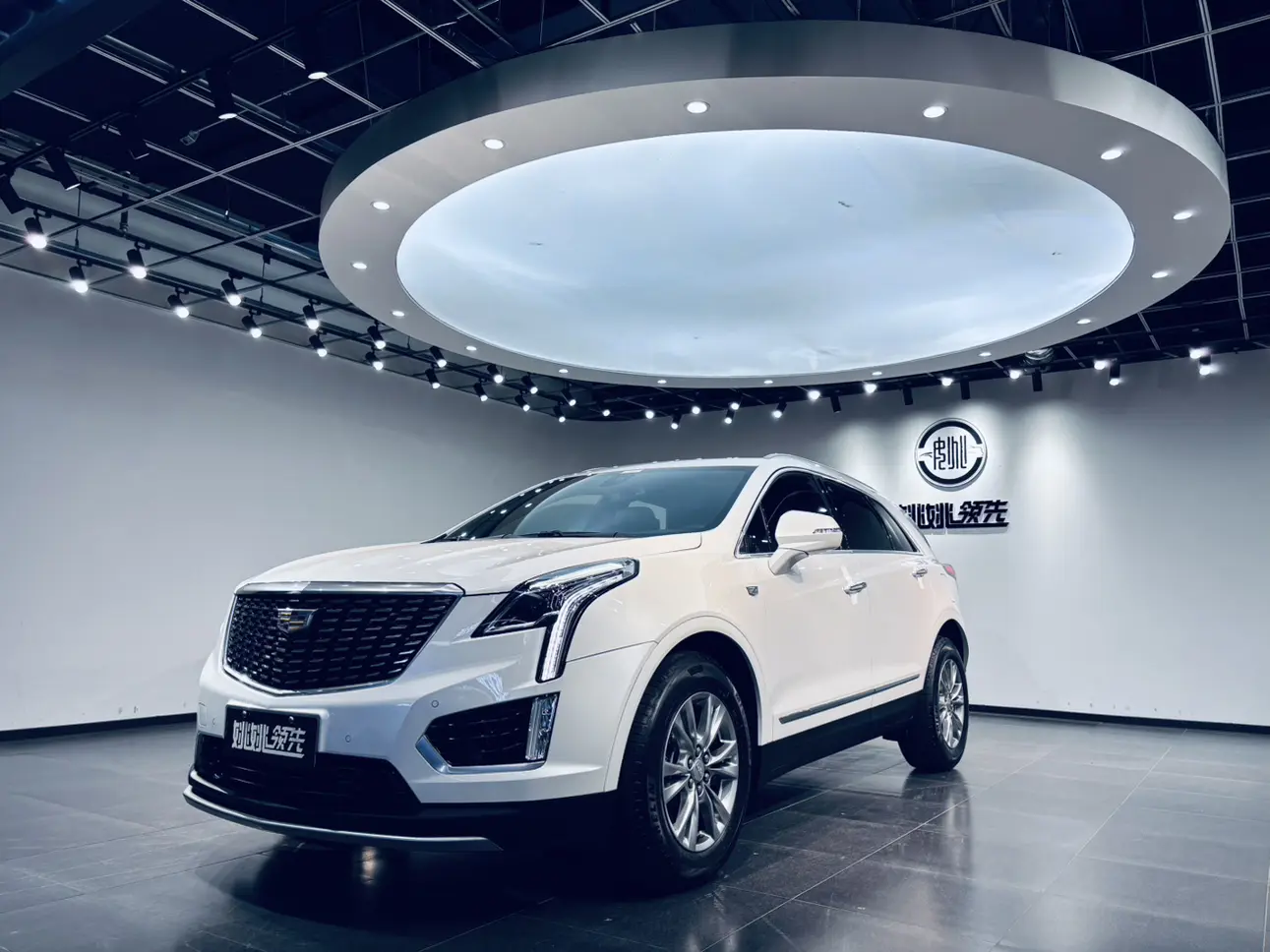 Cadillac XT5  из Китая