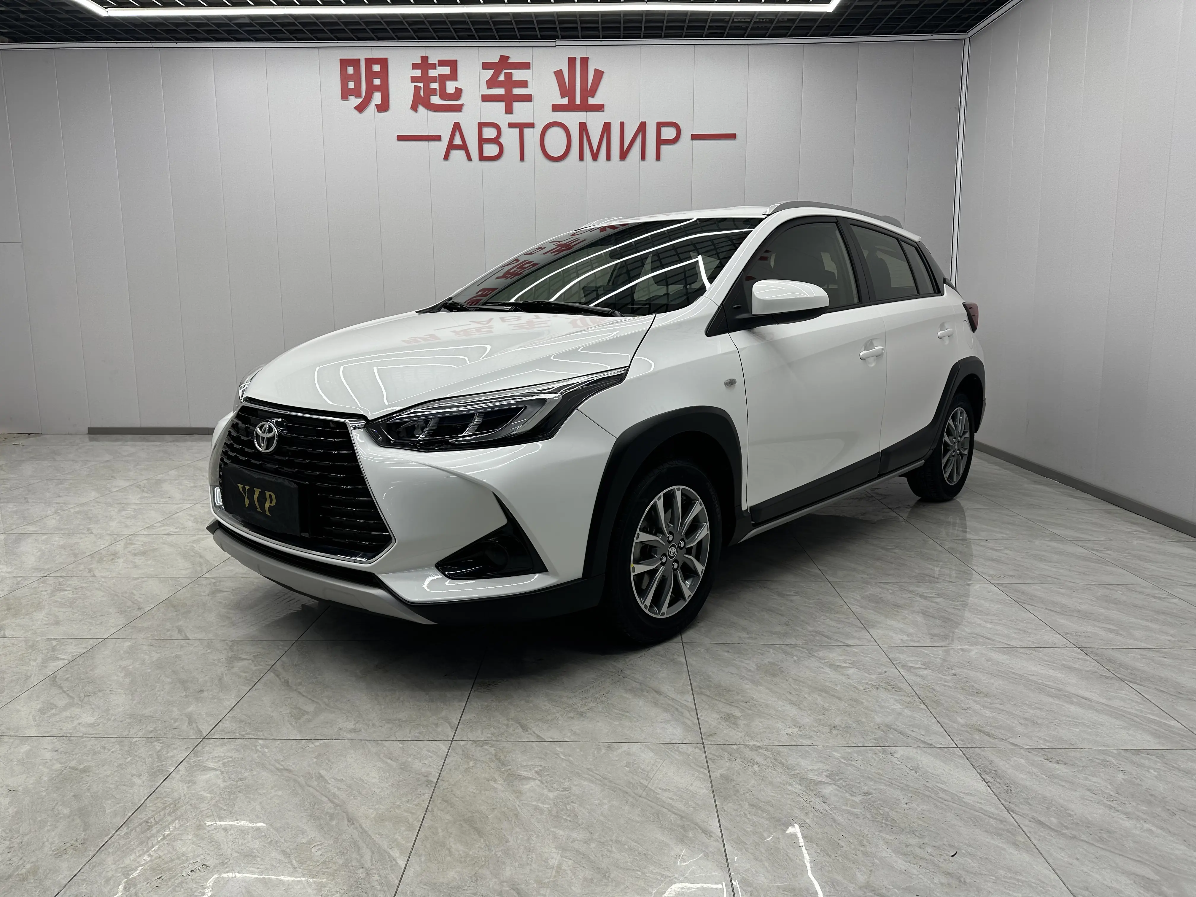 Toyota Yaris L  из Китая