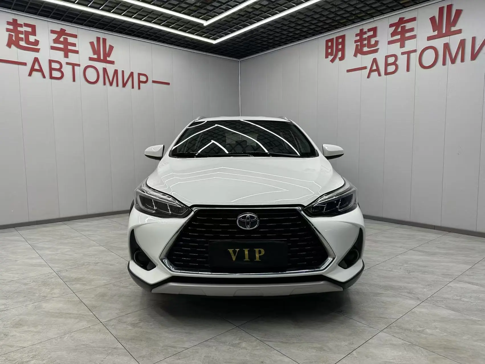 Toyota Yaris L  из Китая