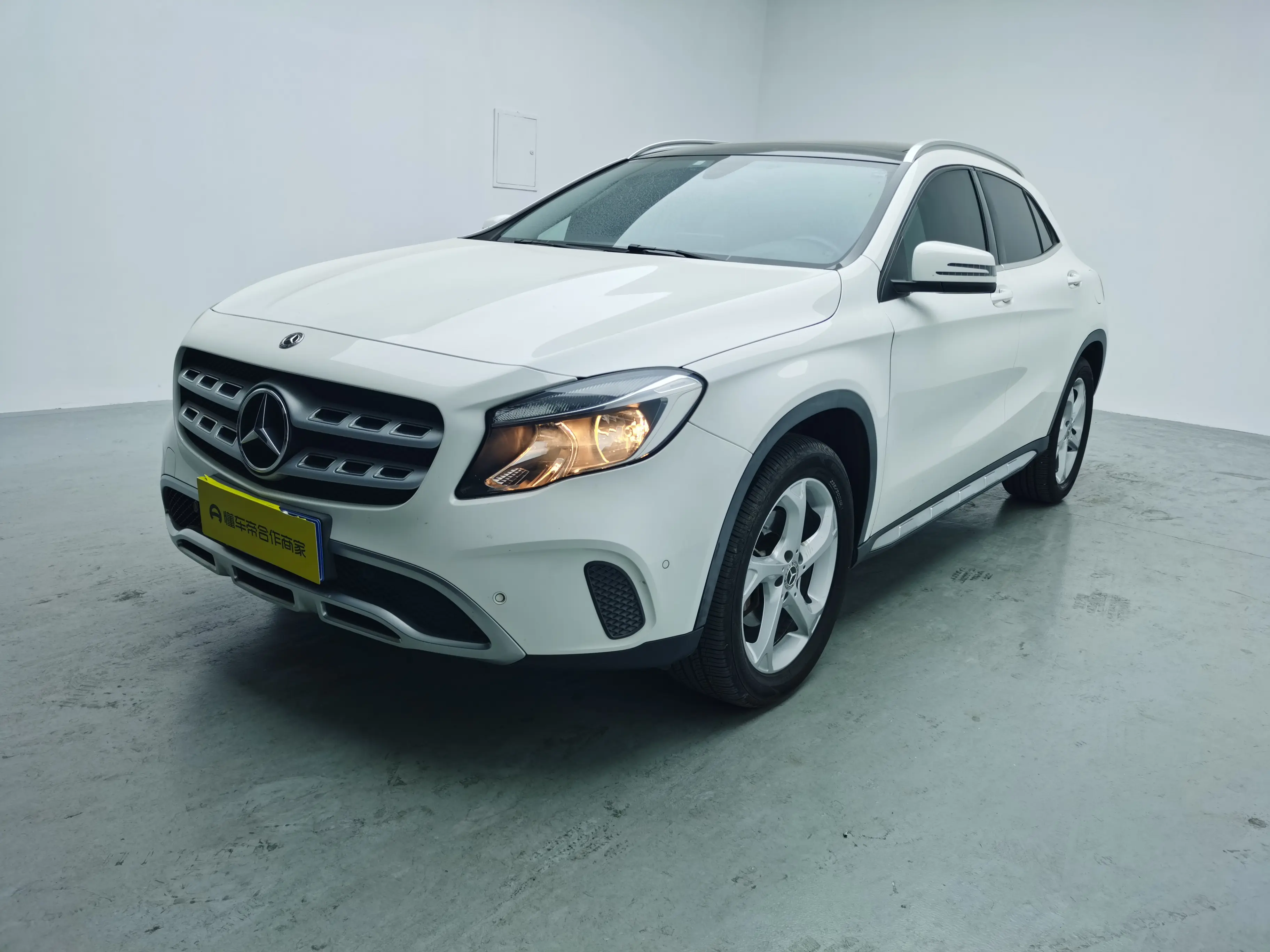 Mercedes-Benz GLA  из Китая